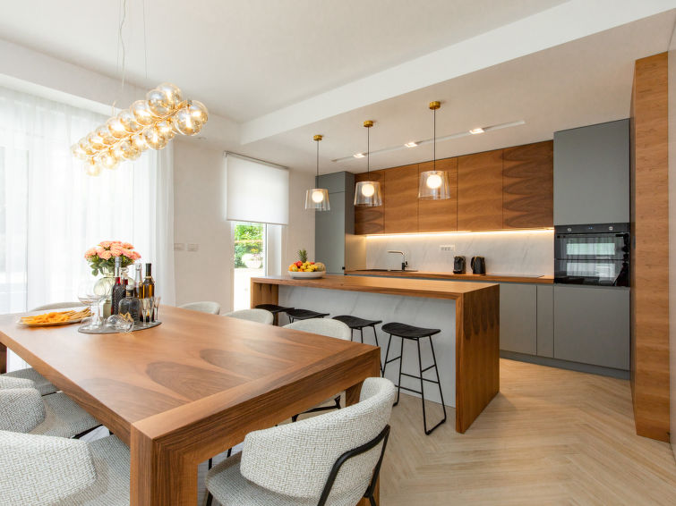 Search and Stay, undefined in undefined. Gallery position 1