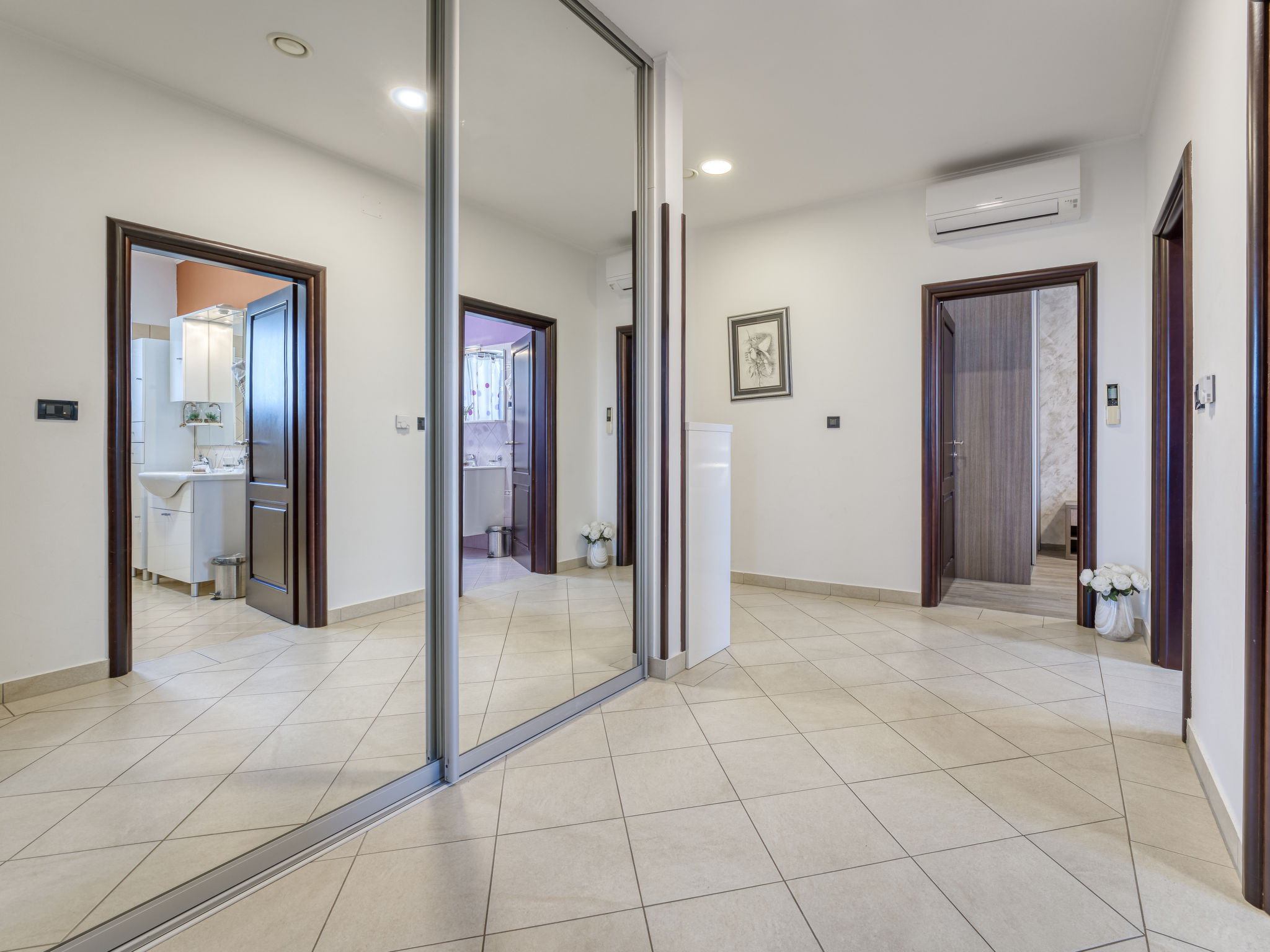 Villa Toni - Inside