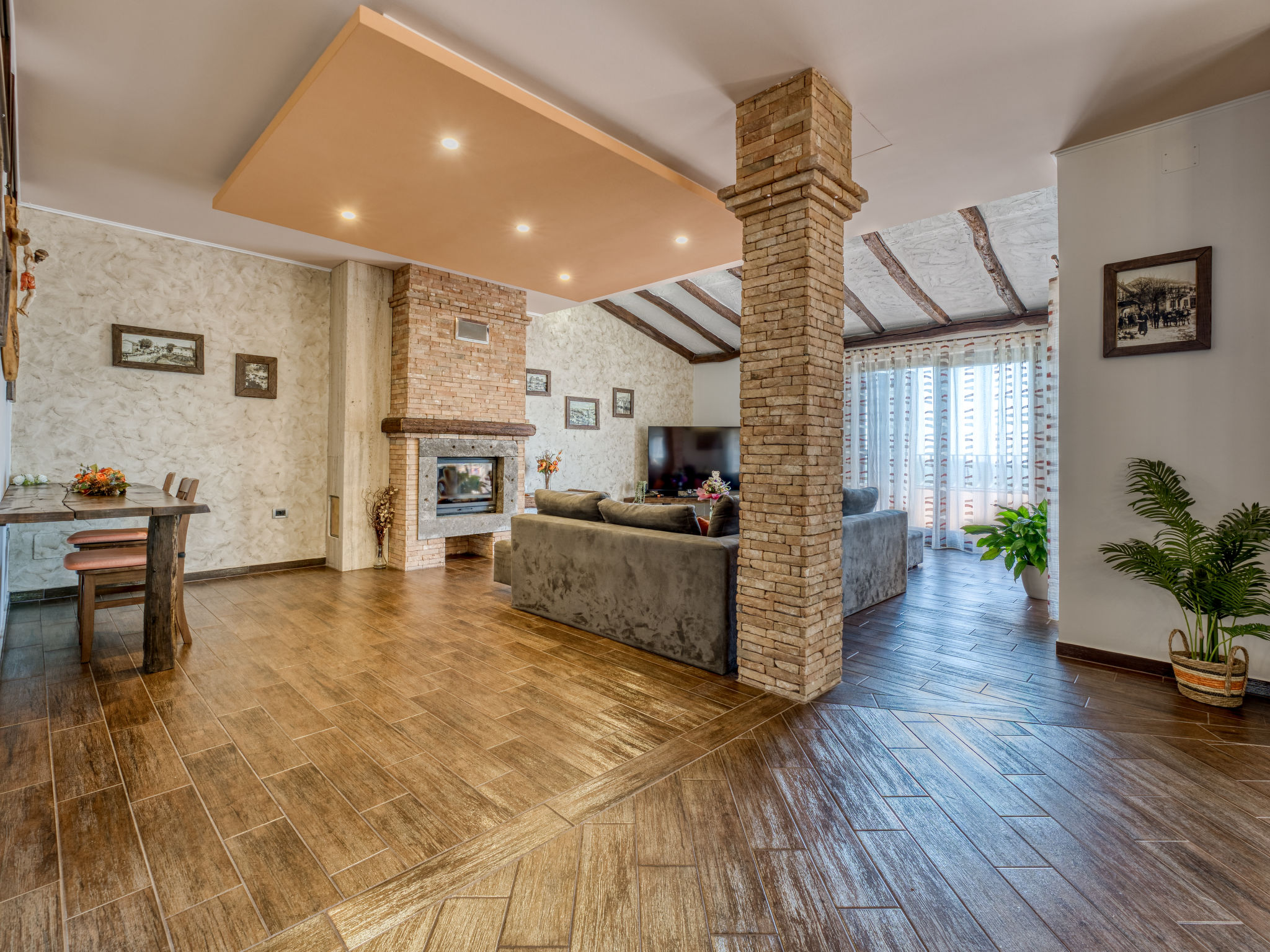 Villa Toni - Inside
