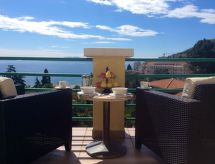 "Penthouse" mit Blick auf das Wasser