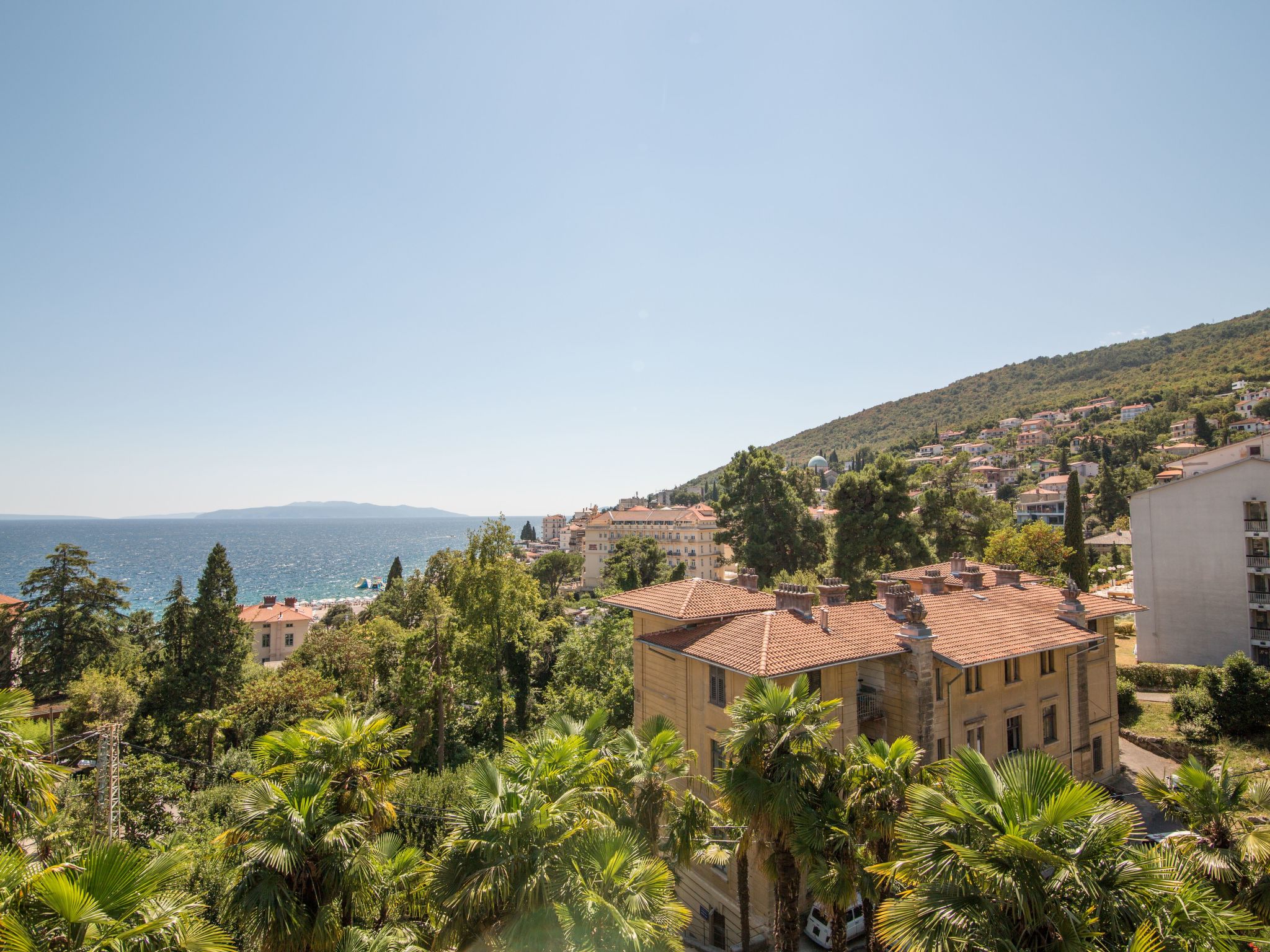 "Penthouse" mit Blick auf das Wasser-Draußen