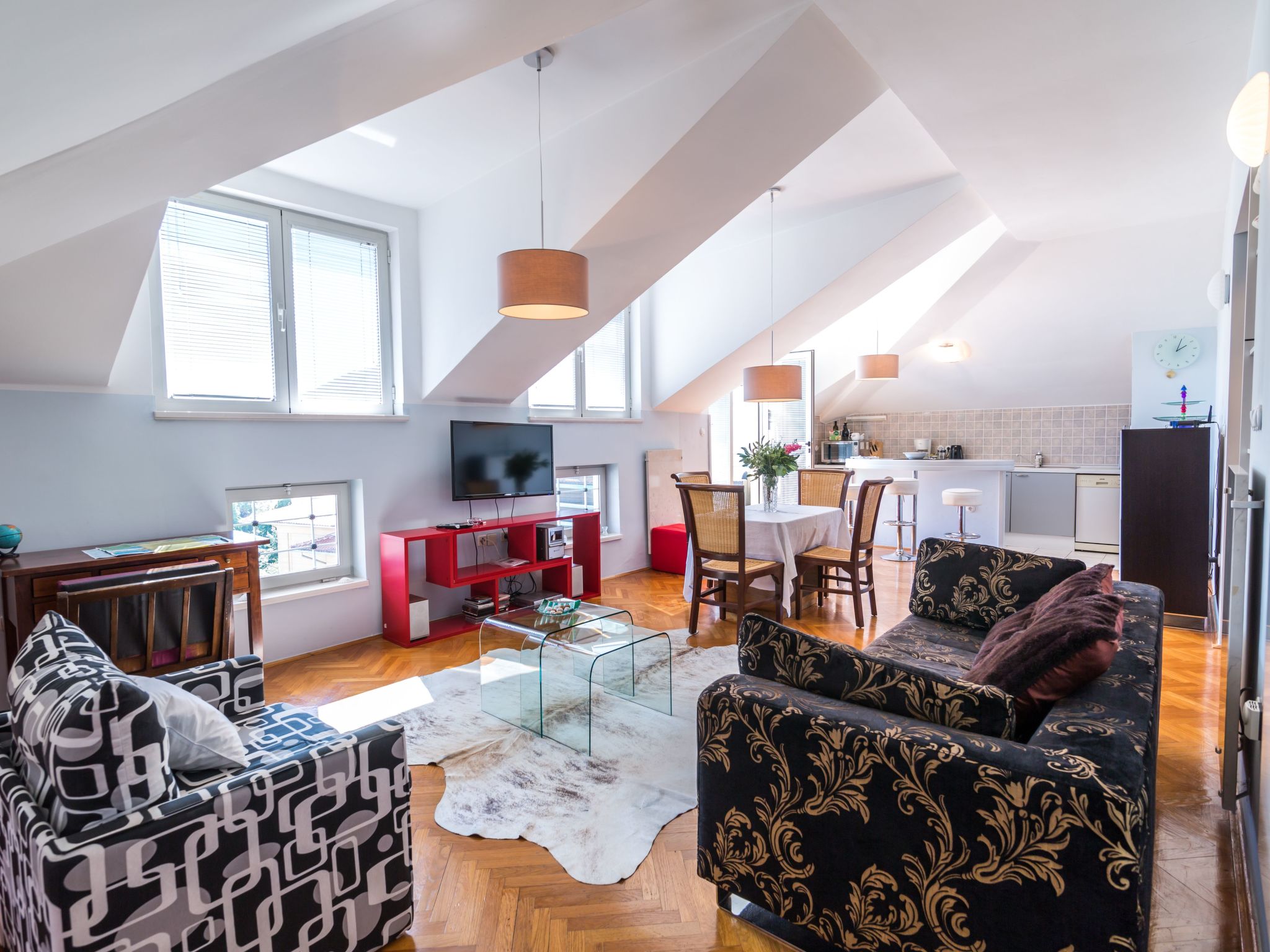 "Penthouse" mit Blick auf das Wasser-Drinnen