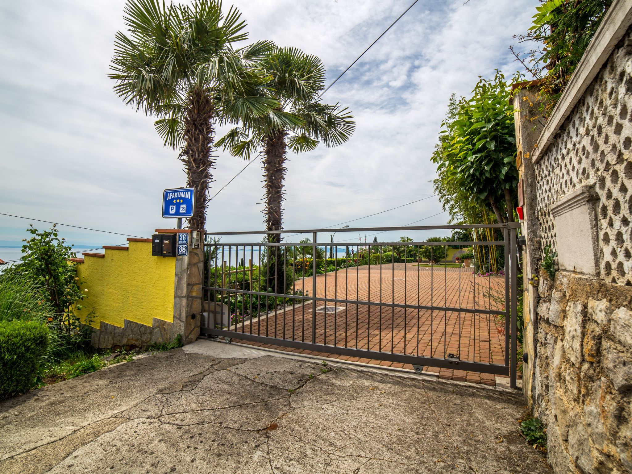 Mit Wasserblick-Binnen