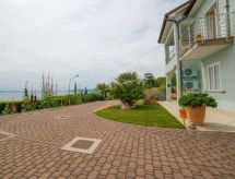Wohnung mit Terrasse