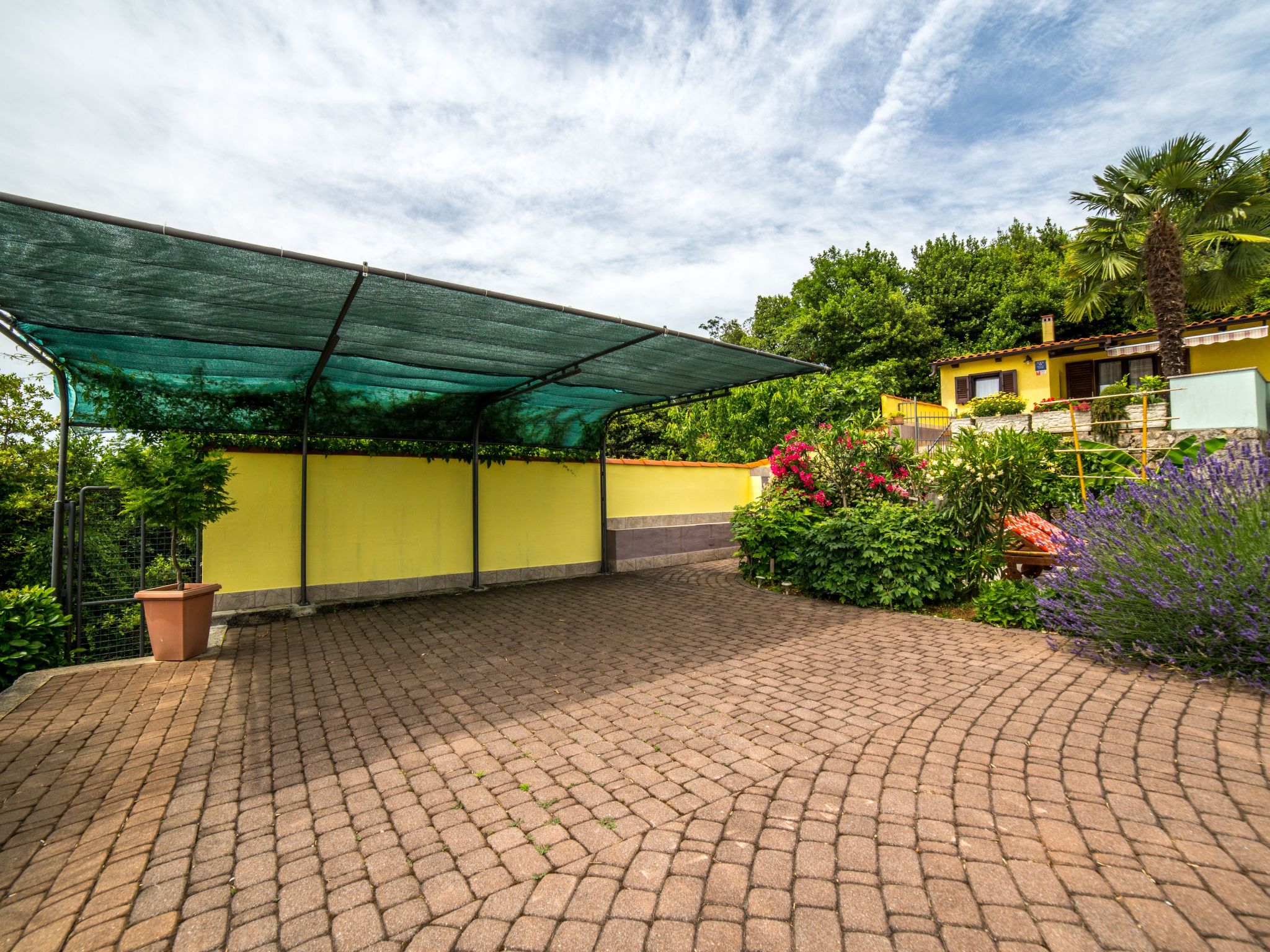 Wohnung mit Terrasse-Binnen