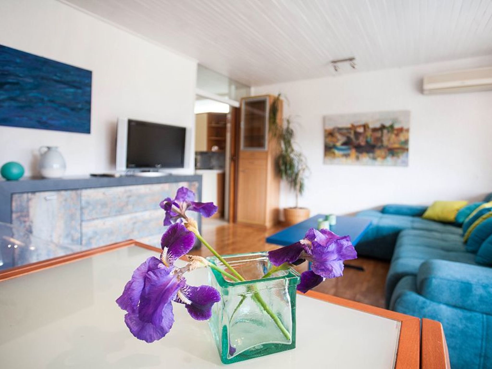 "Sunny Garden"-Dedans