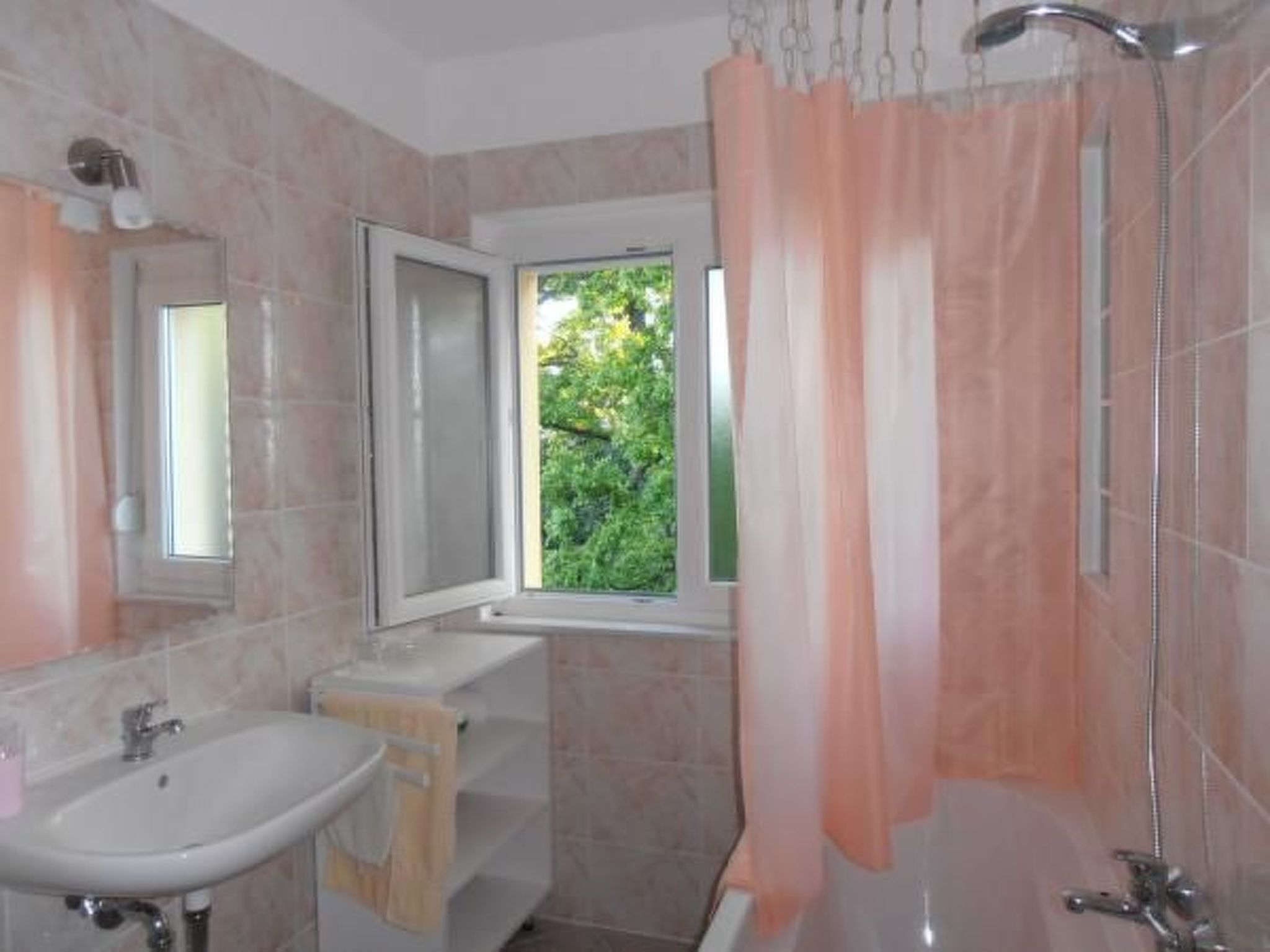 Apartment Oleandri A2 mit Meerblickbalkon-Image-tags.info