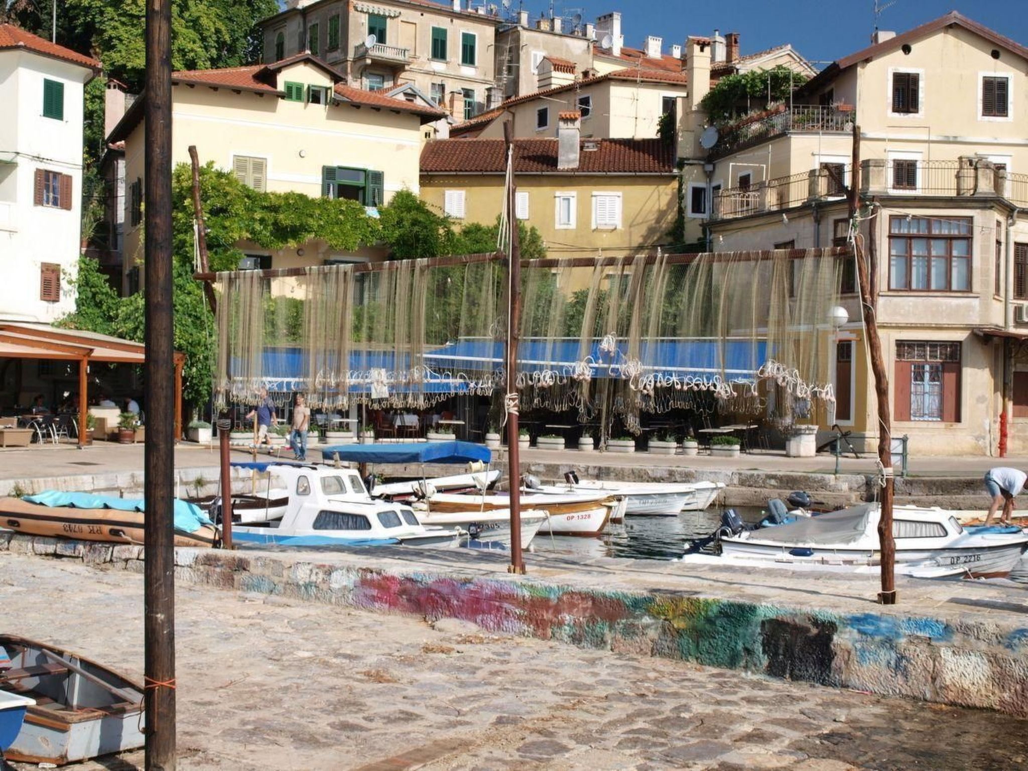 Schöne Ferienwohnung mit Balkon und Garten-Image-tags.info