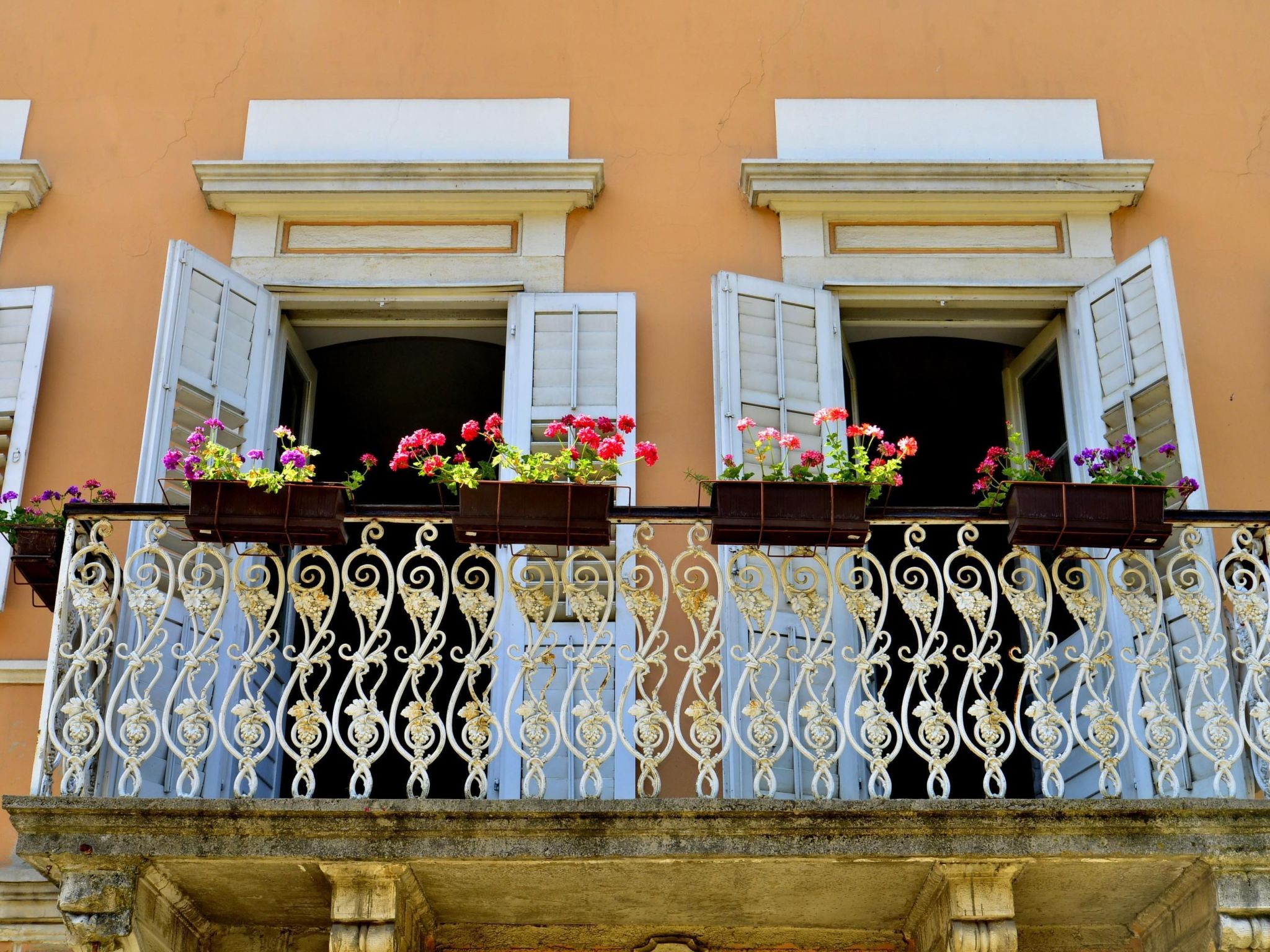 Schöne Ferienwohnung mit Balkon und Garten-Image-tags.info