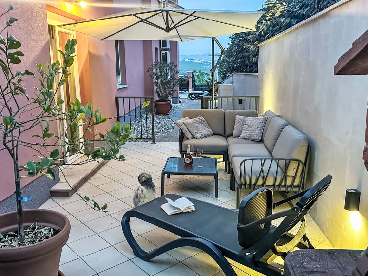Modernes Apartment Mit Großer Terrasse Und Grillmöglichkeit - Opatija