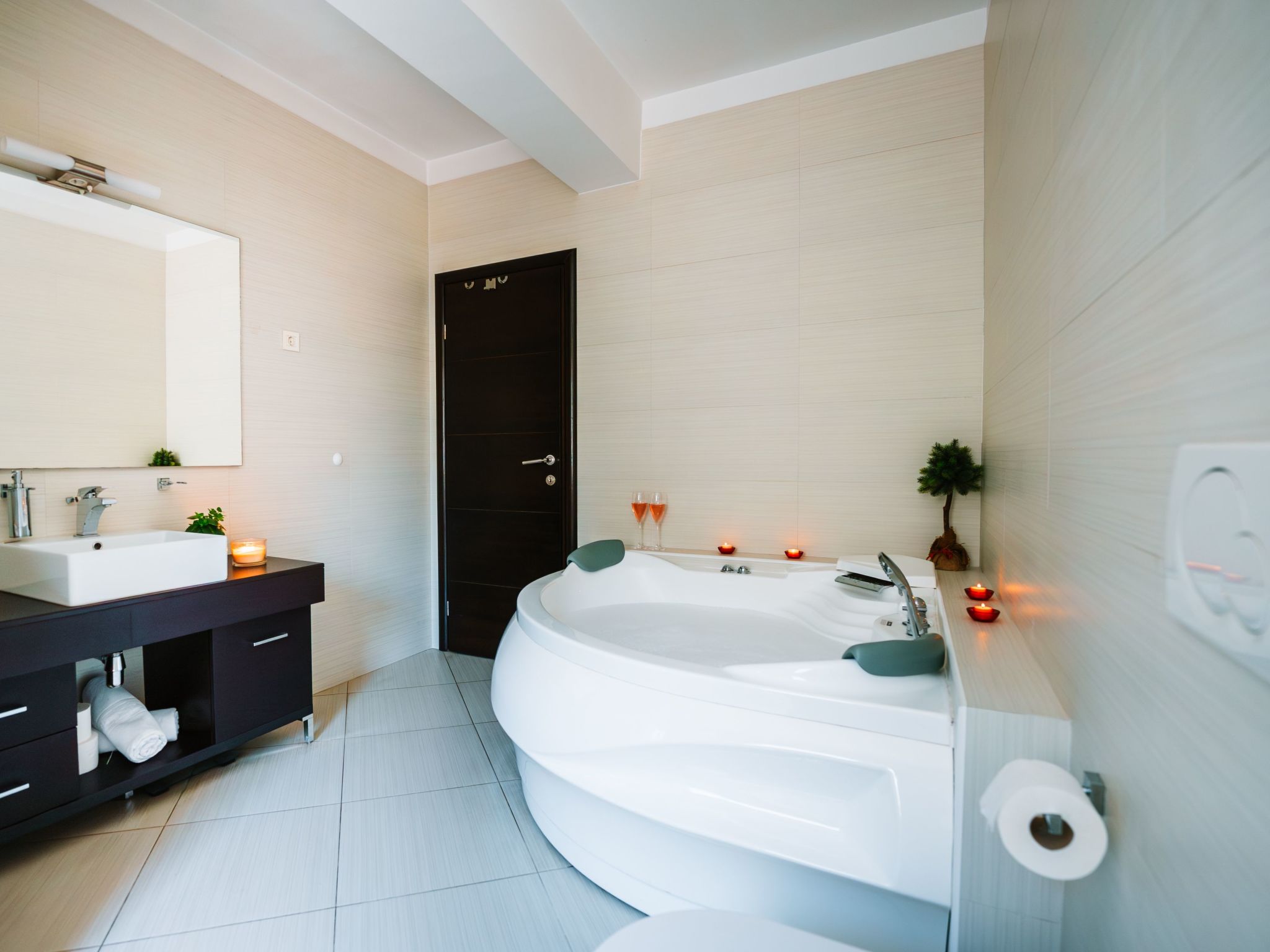 Großzügiges, modernes Apartment mit Terrasse und Meerblick - Image-tags.info