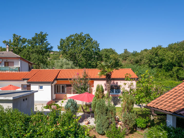 Op 800 m van zee: Rustige bungalow Franjo in Ika in Opatija/Ika