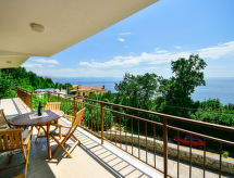 Zonovergoten vakantiehuis Nives bij zee in Ičići, Opatija - thumbnail 3
