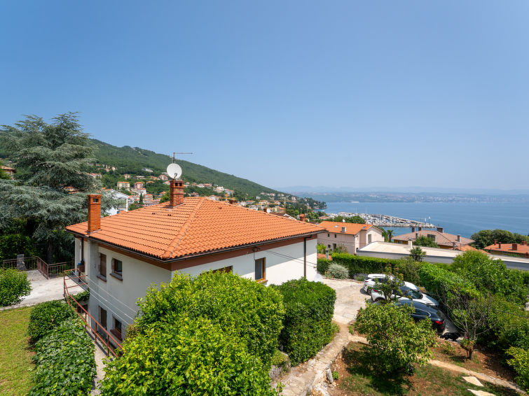 Op 500 m van zee: sfeervol appartement in Ičići bij Opatija in Opatija/Ičići