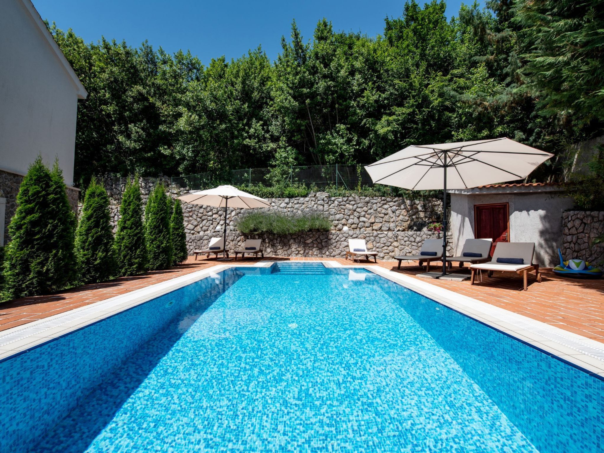 Anwesen "Vila Harmonia" mit Infinity-Pool-Inside