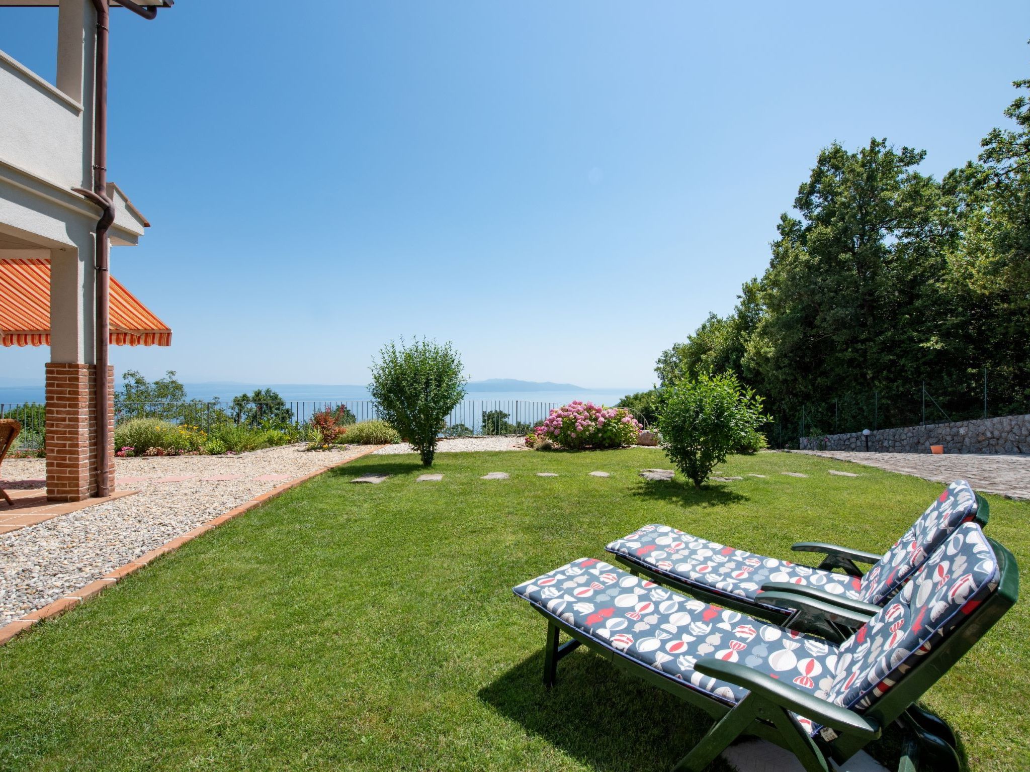 Anwesen "Vila Harmonia" mit Infinity-Pool-Inside