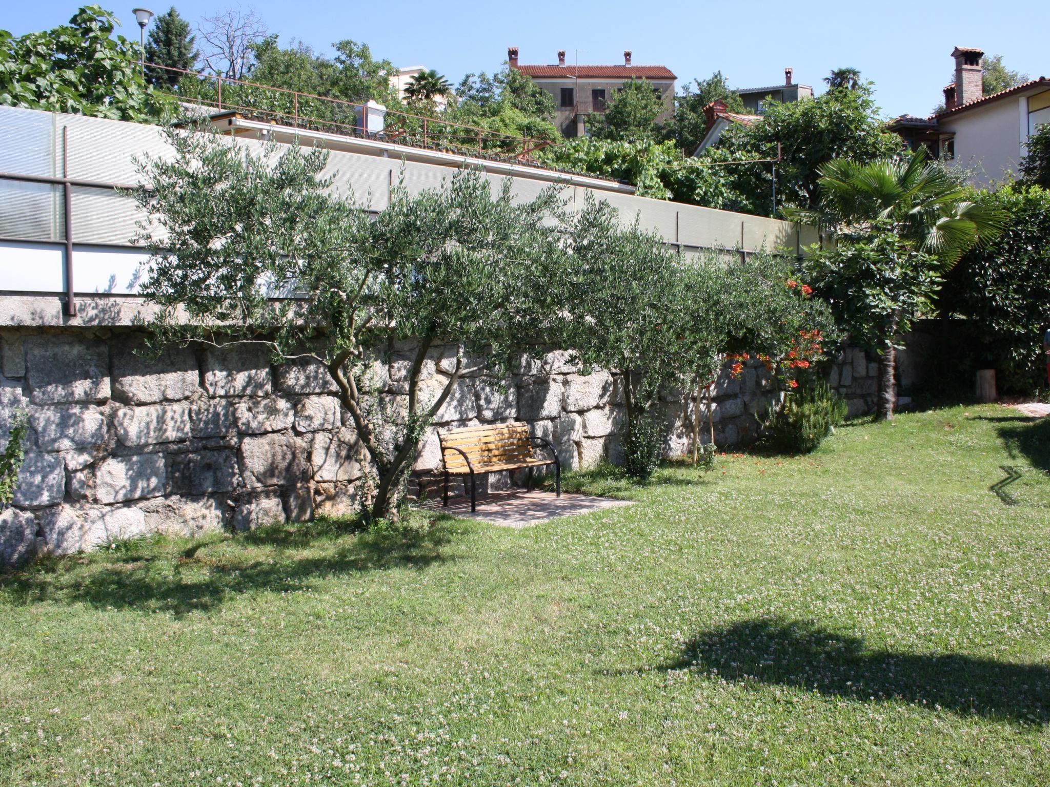 Für 5 Personen ca. 90 m&sup2; in Opatija-Pobri, Kvarner Bucht (Gespanschaft Pri-Image-tags.info