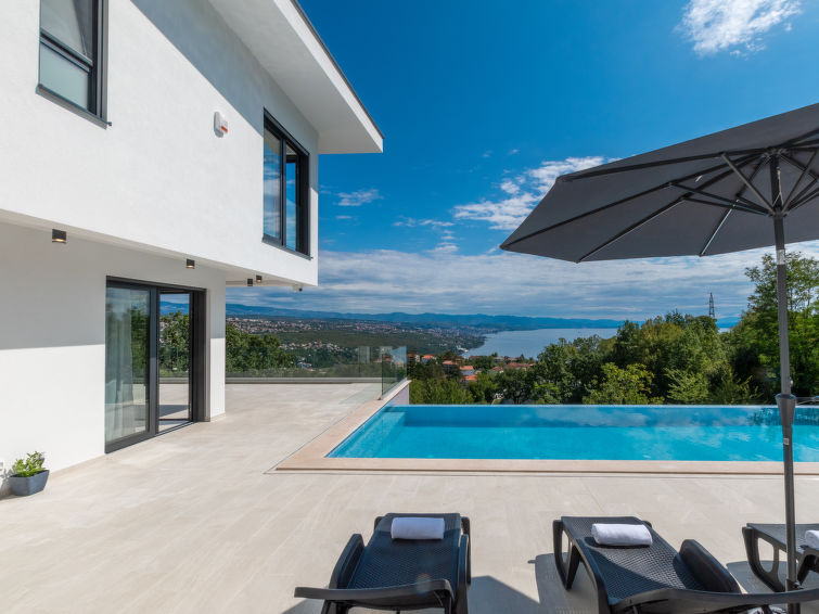10-persoons luxe villa in Matulji met privézwembad en whirlpool in Opatija/Matulji