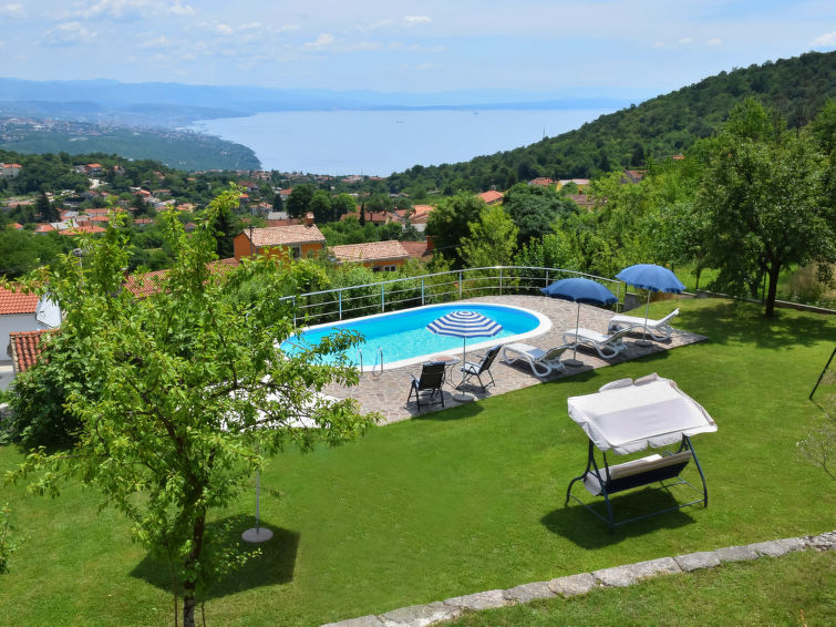 5-persoons vakantiehuis Lea met privézwembad en zeezicht in Rukavac in Opatija/Rukavac
