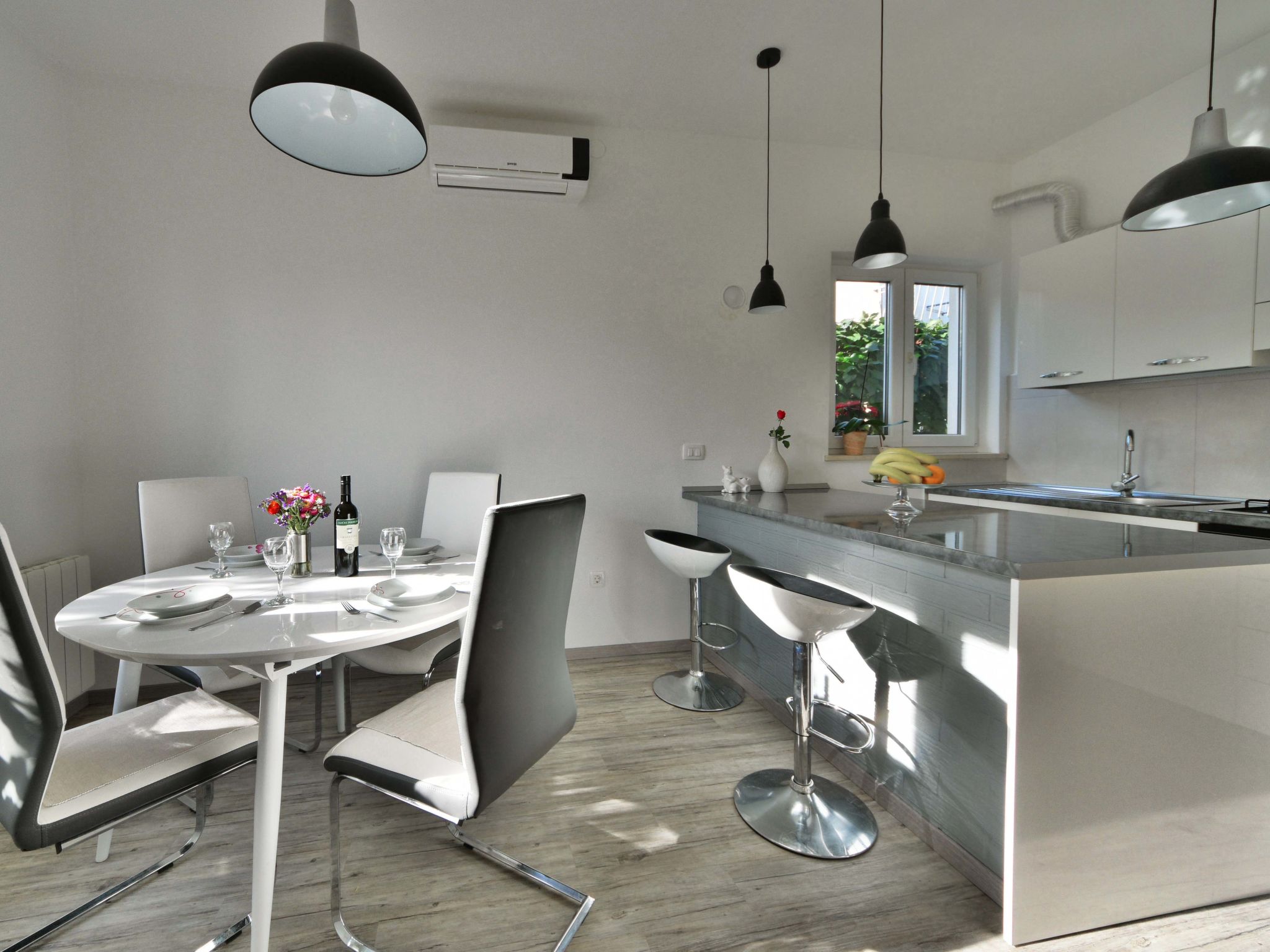 Kitchen / Dining Room