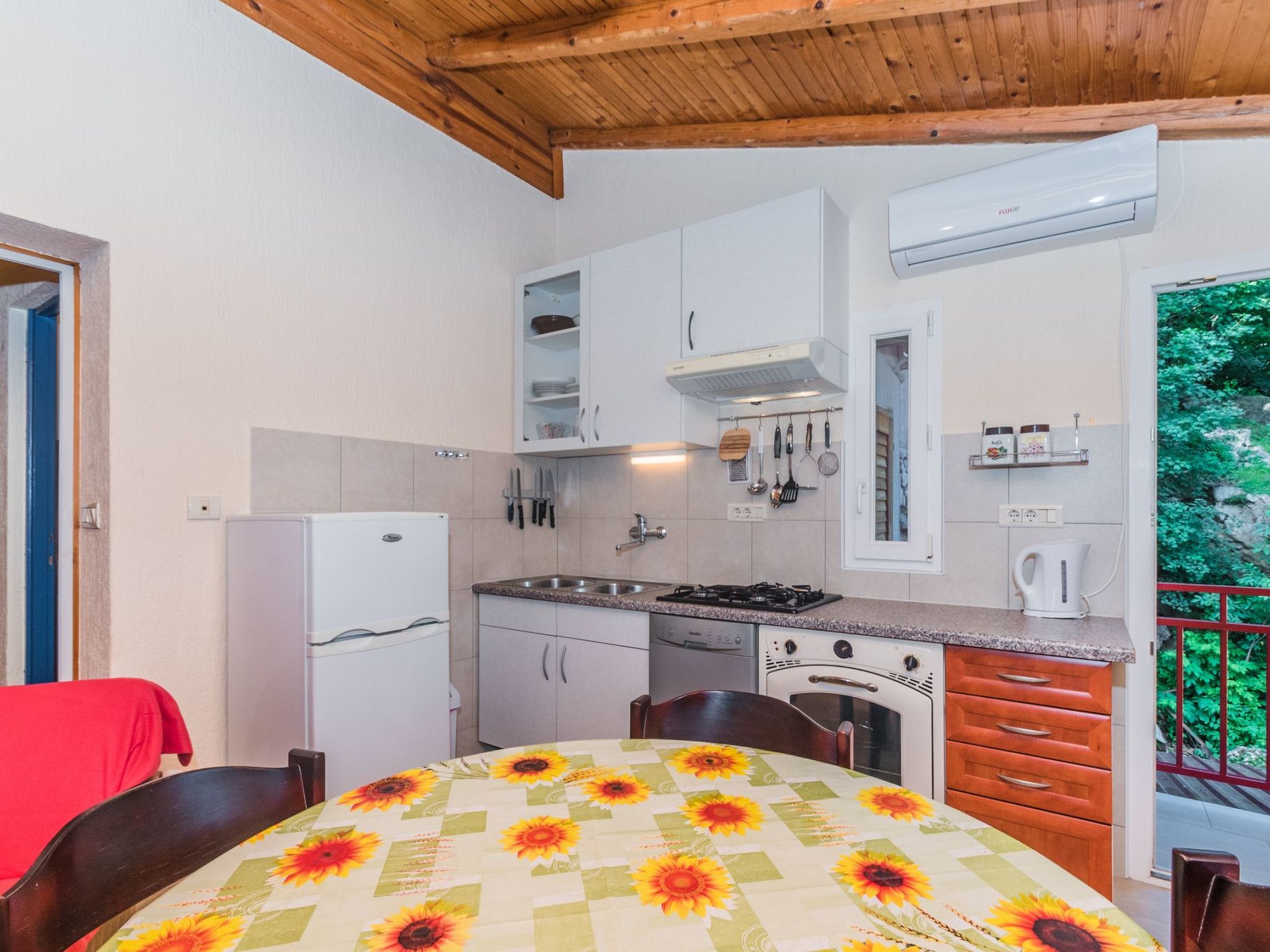 Für 2 Personen ca. 50 m&sup2; in Rukavac, Kvarner Bucht (Gespanschaft Primorje--Inside