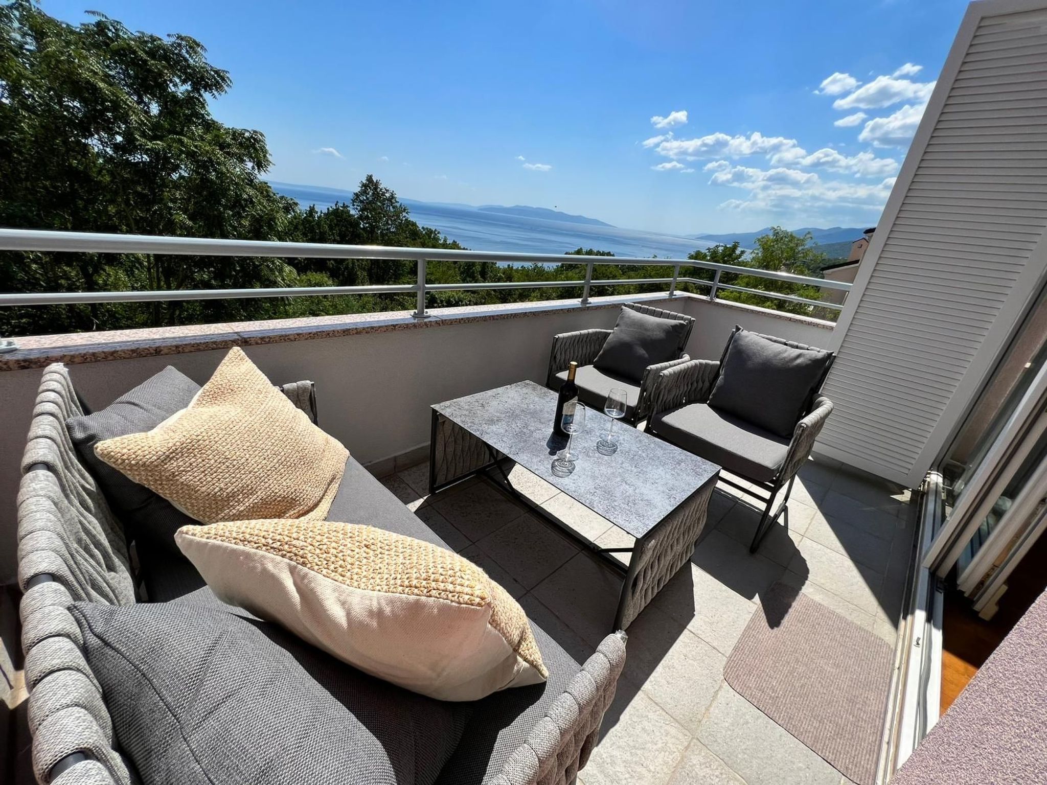 Appartement mit Terrasse-Inside