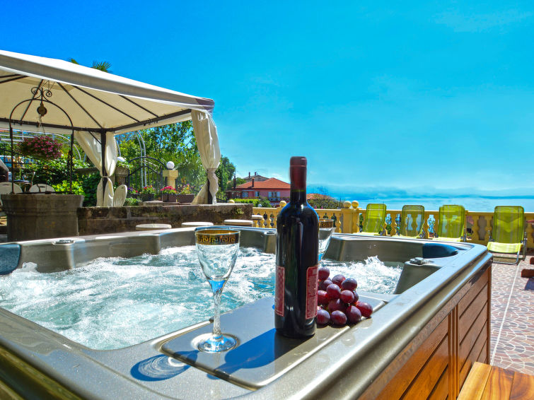 Andrea Apartment in Opatija