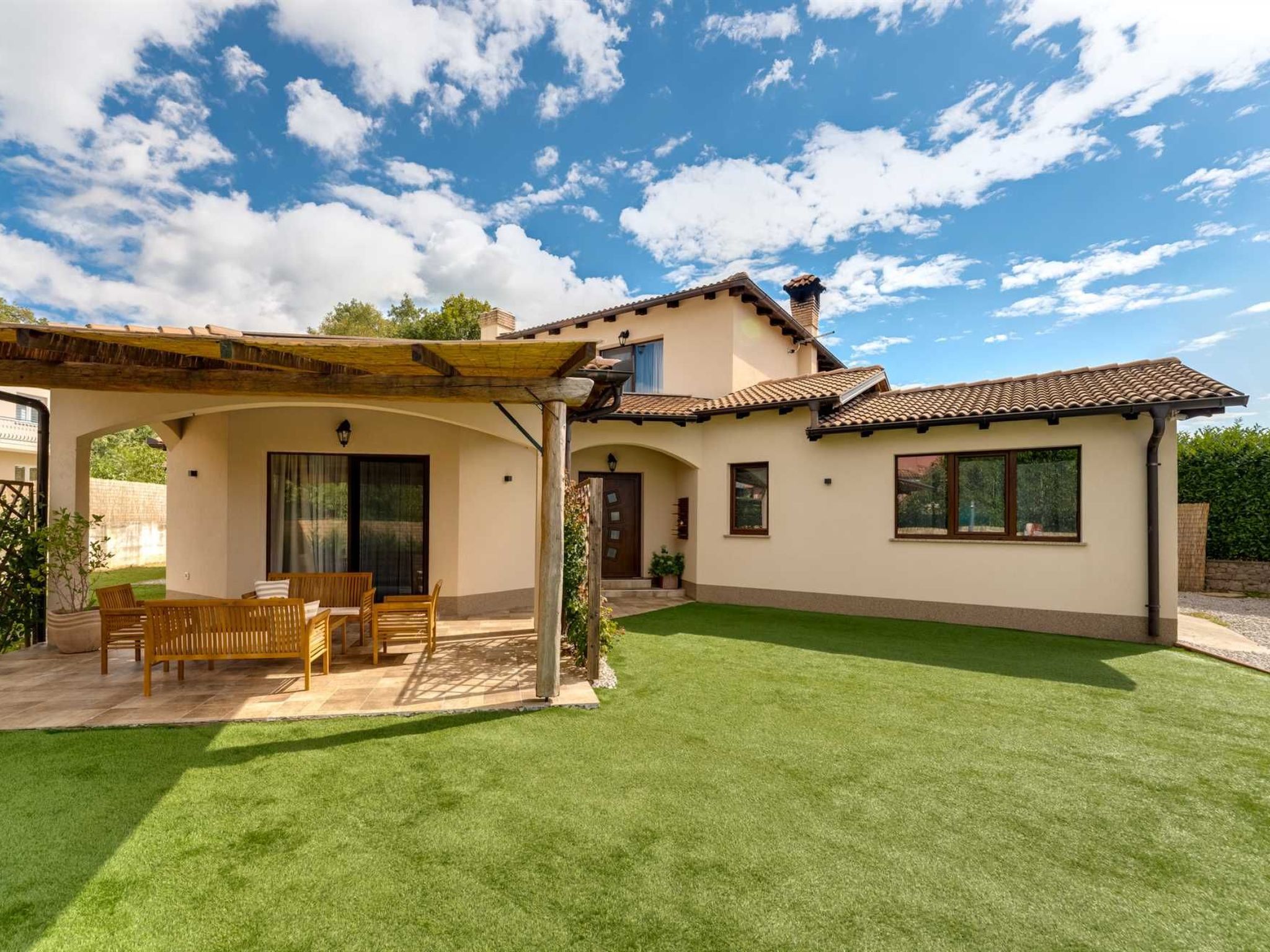 Ferienvilla mit Pool, ruhige Aria-Image-tags.info