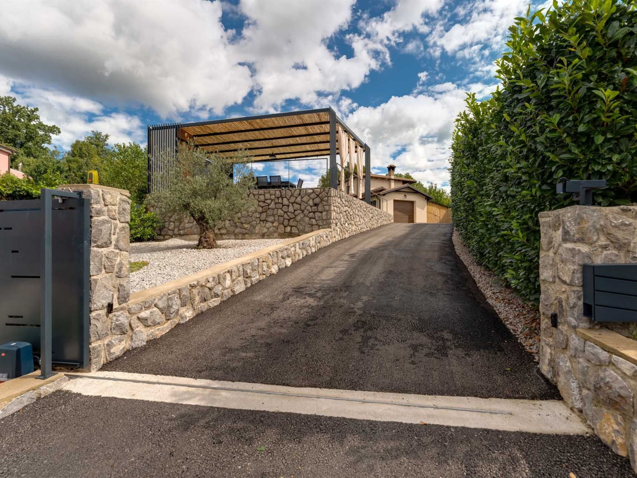 Ferienvilla mit Pool, ruhige Aria-Image-tags.info