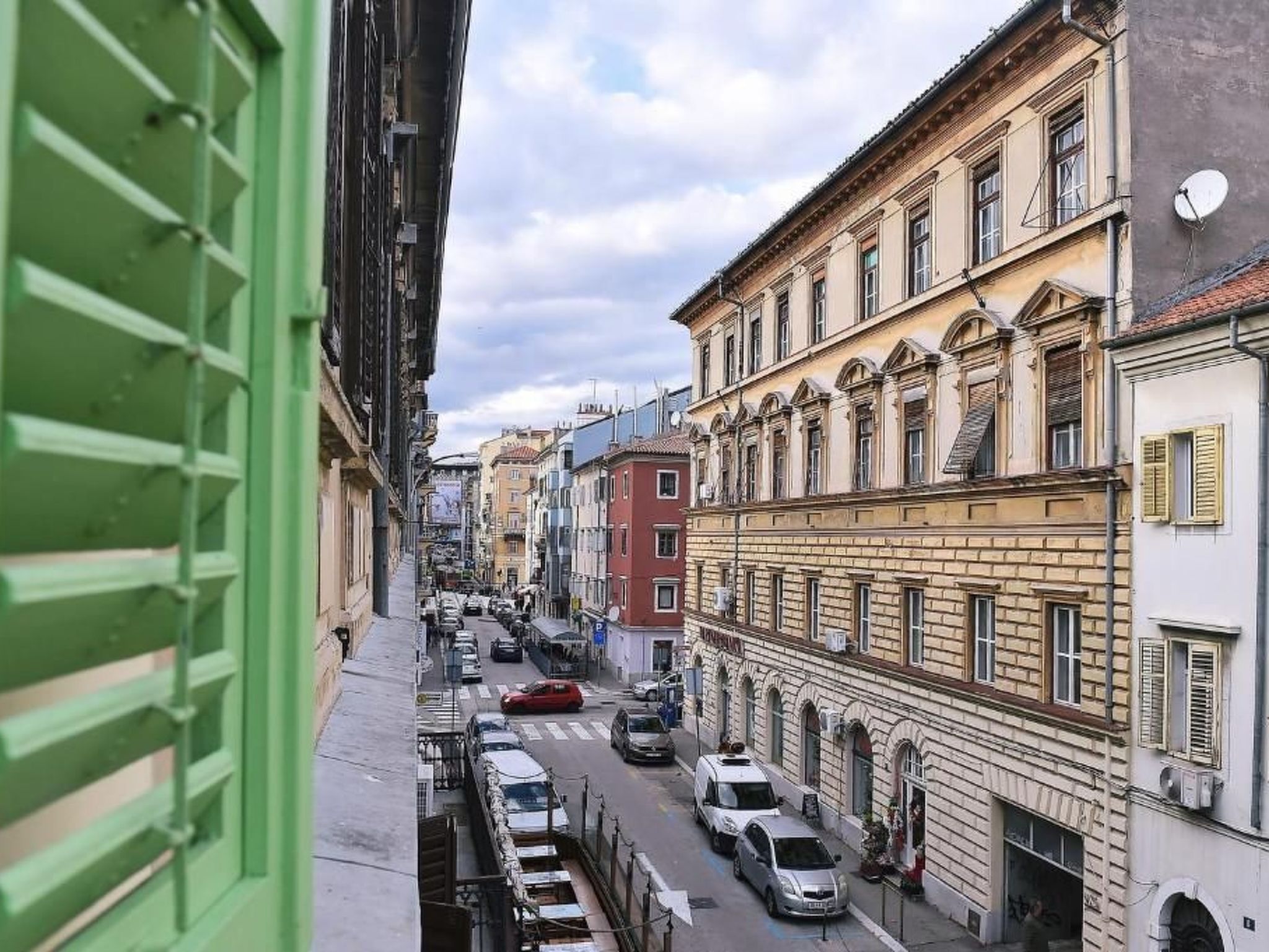 Opa Gold Wohnung-Outside