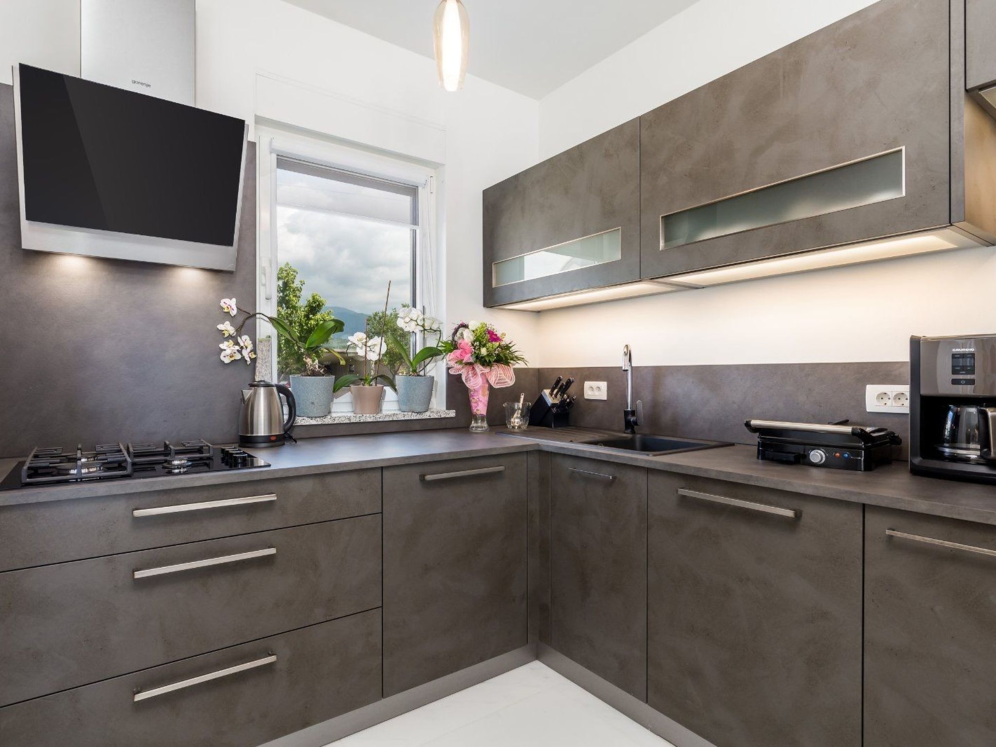 Schönes Haus für 8 Personen mit großem Schwimmbad-Binnen