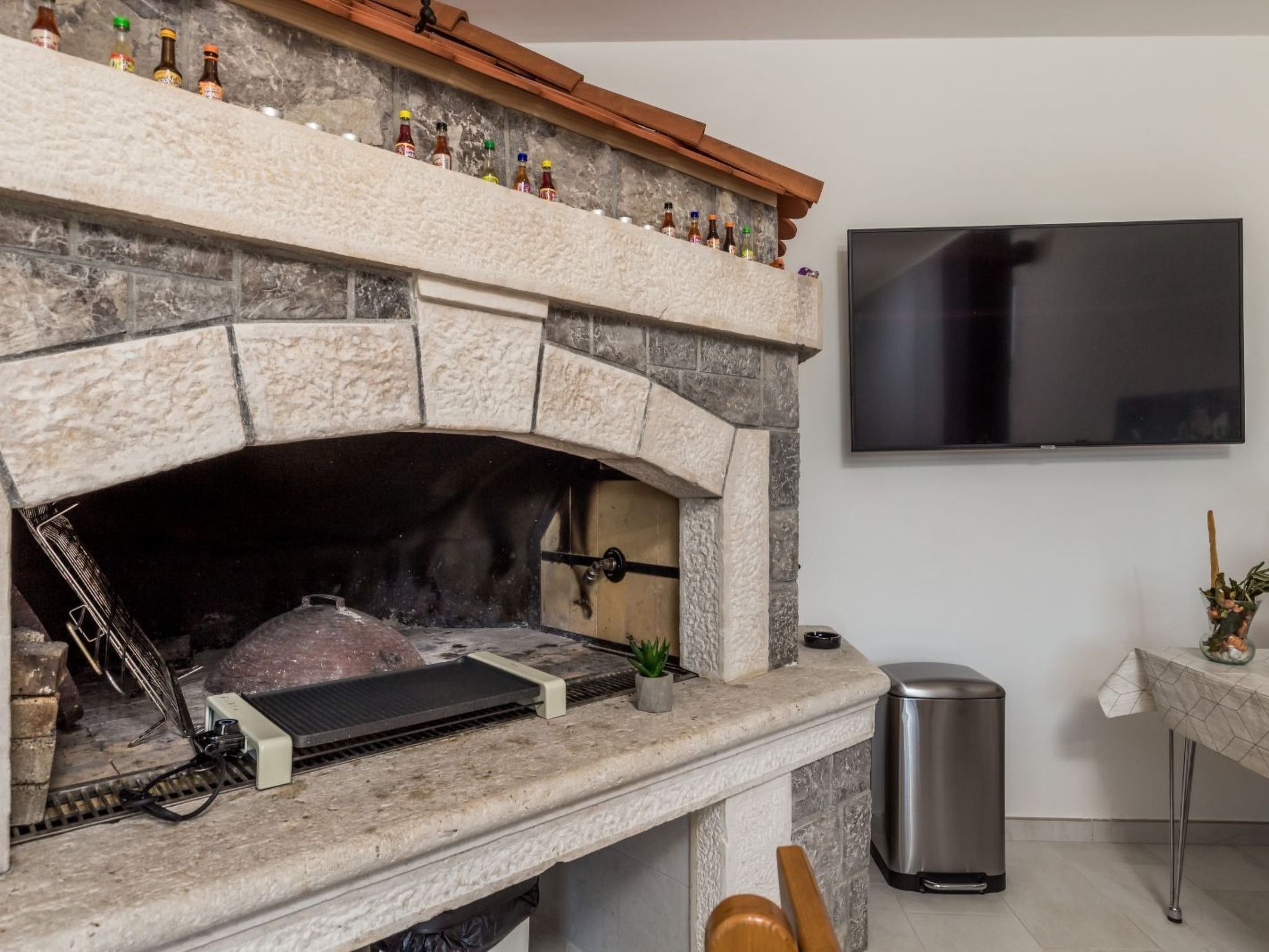 Schönes Haus für 8 Personen mit großem Schwimmbad-Binnen