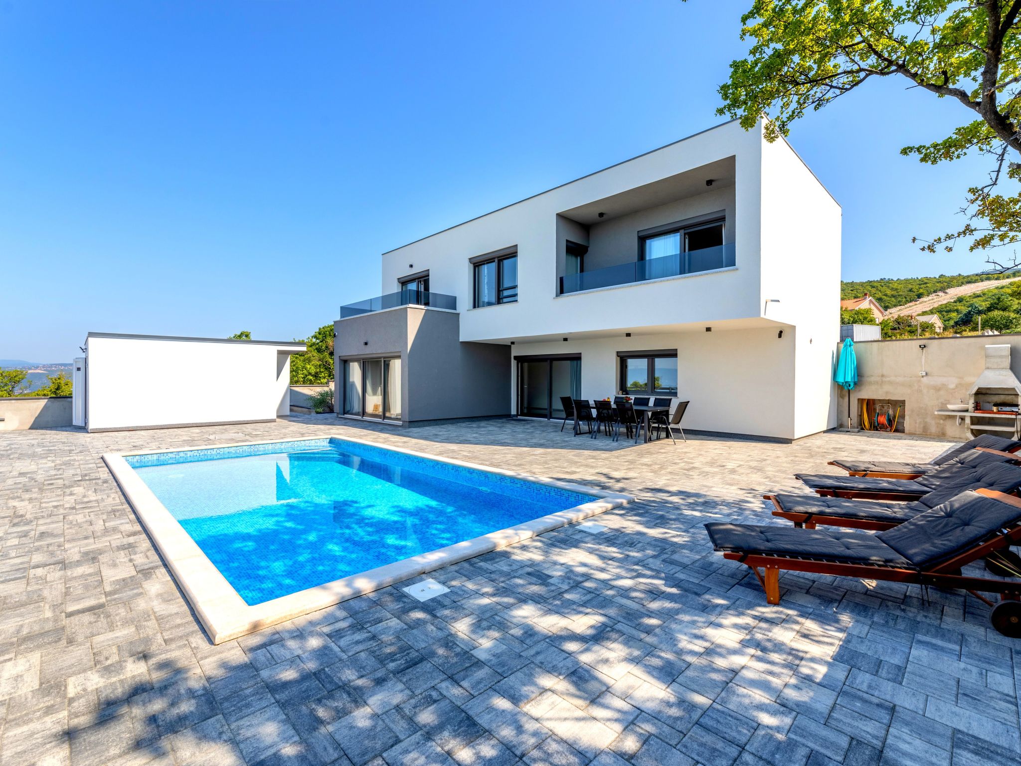 "Villa Juniperus" mit eigenem Pool