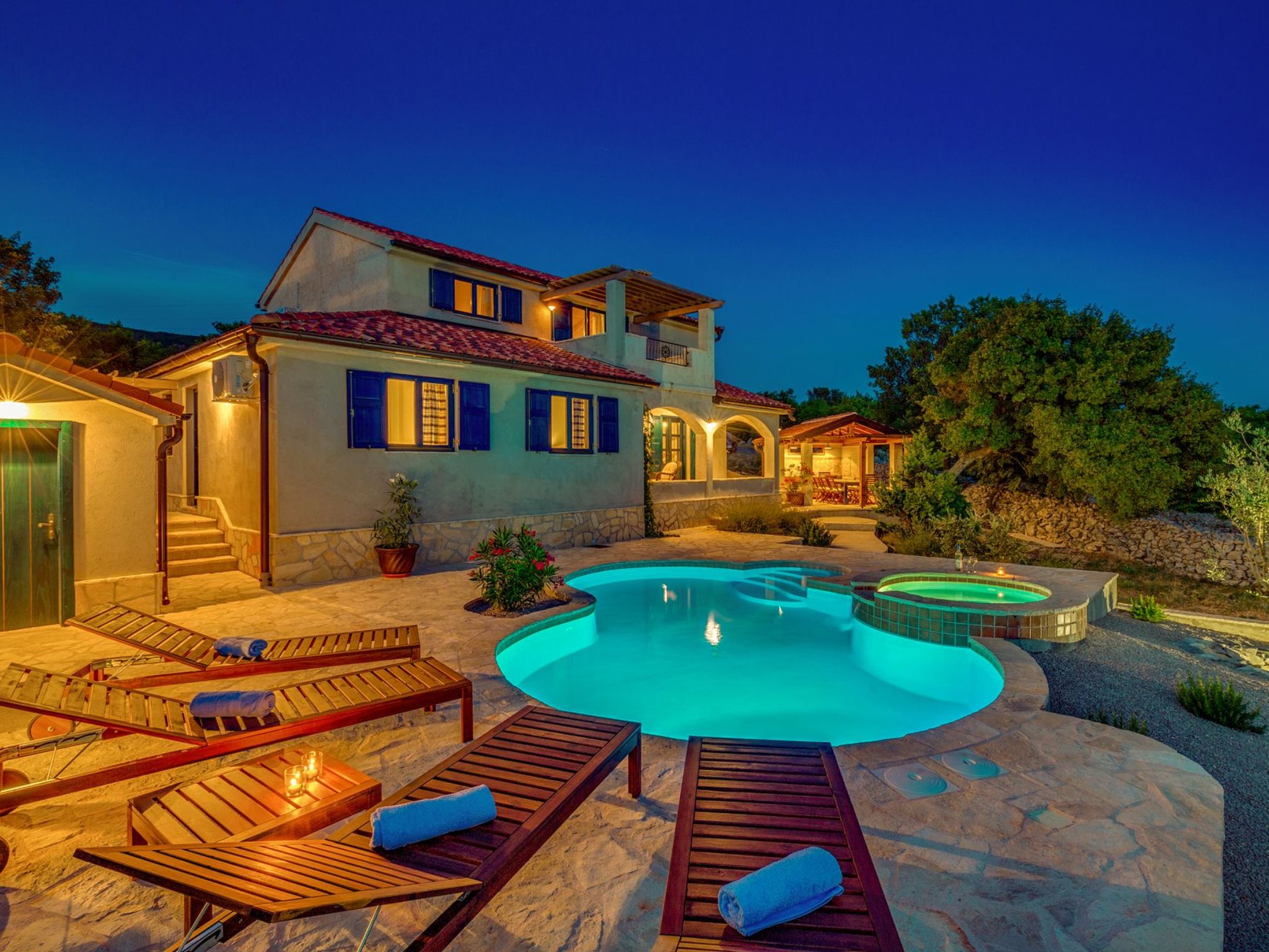 Vakantiehuis met privé zwembad in Smrika (Kroatië) voor 8 personen