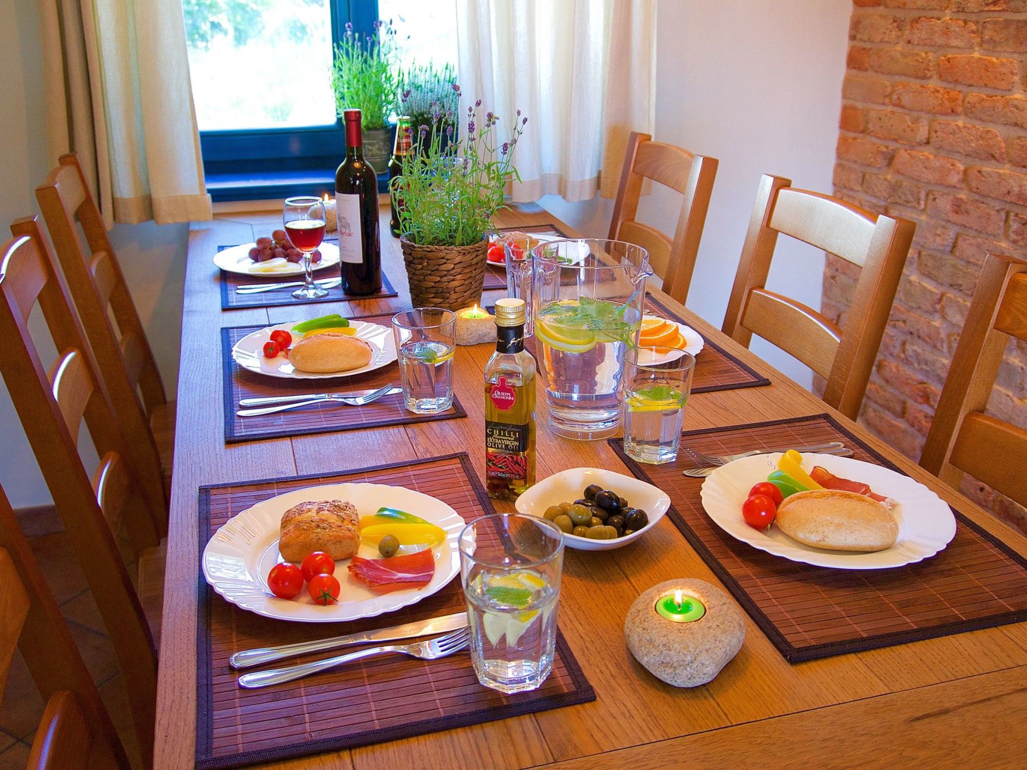 Ferienvilla mit Blick auf das Wasser-Inside