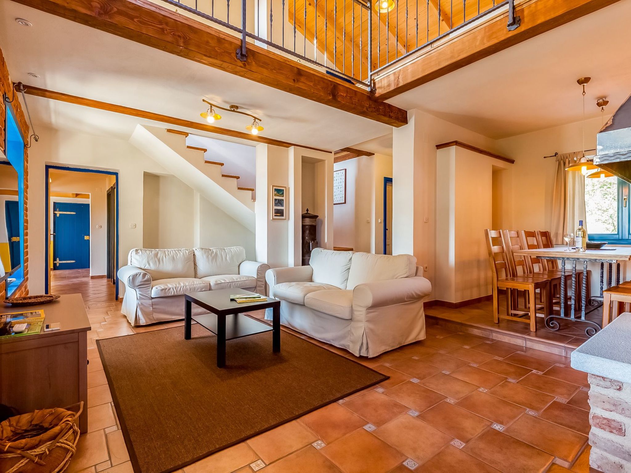 Ferienvilla mit Blick auf das Wasser-Inside