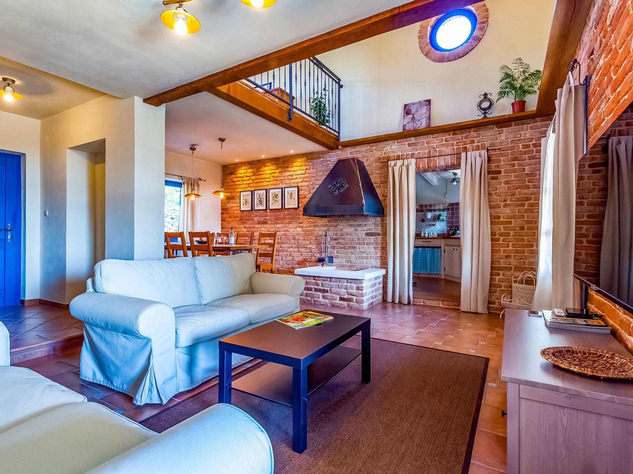 Ferienvilla mit Blick auf das Wasser-Inside