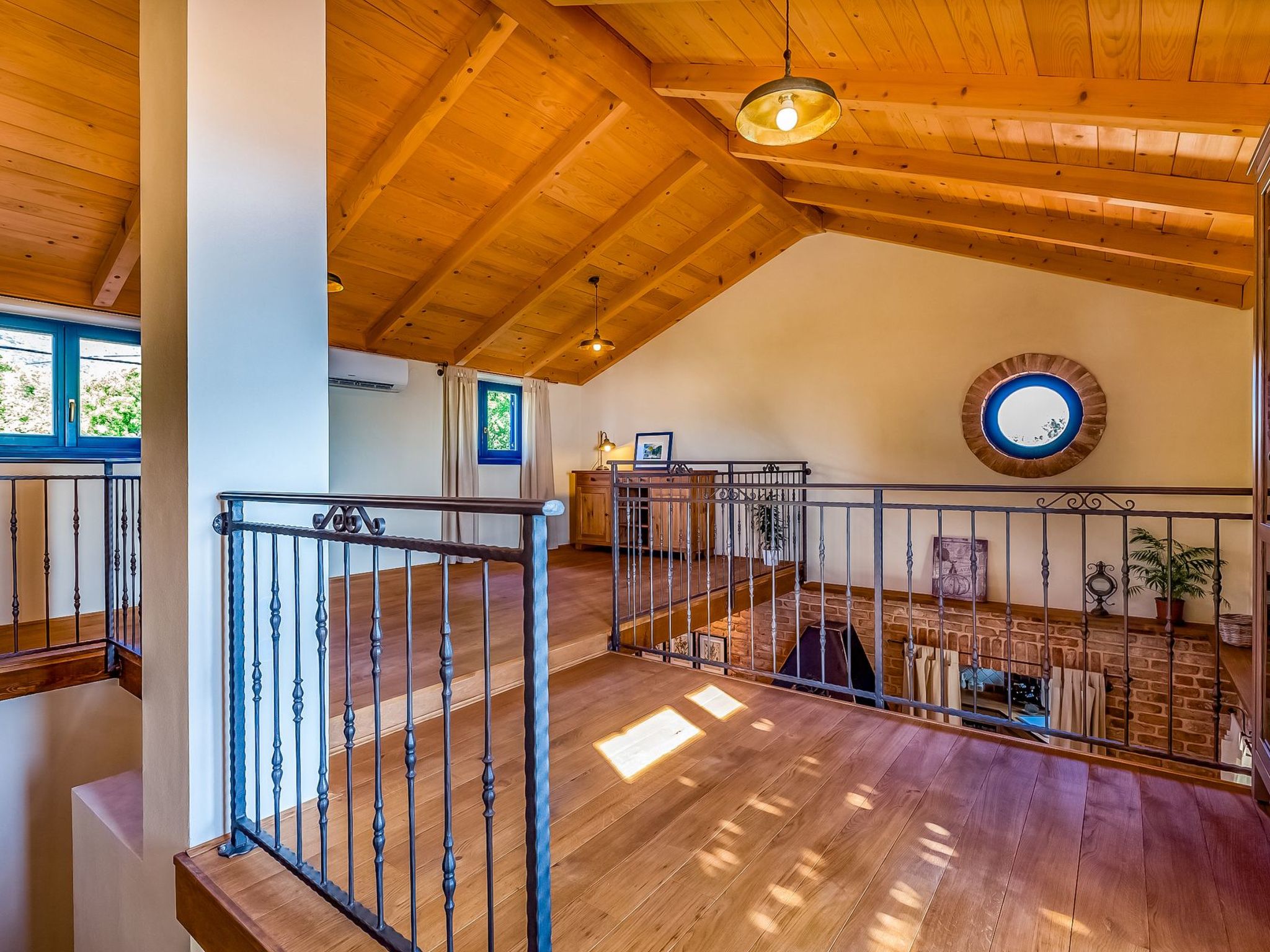 Ferienvilla mit Blick auf das Wasser-Inside