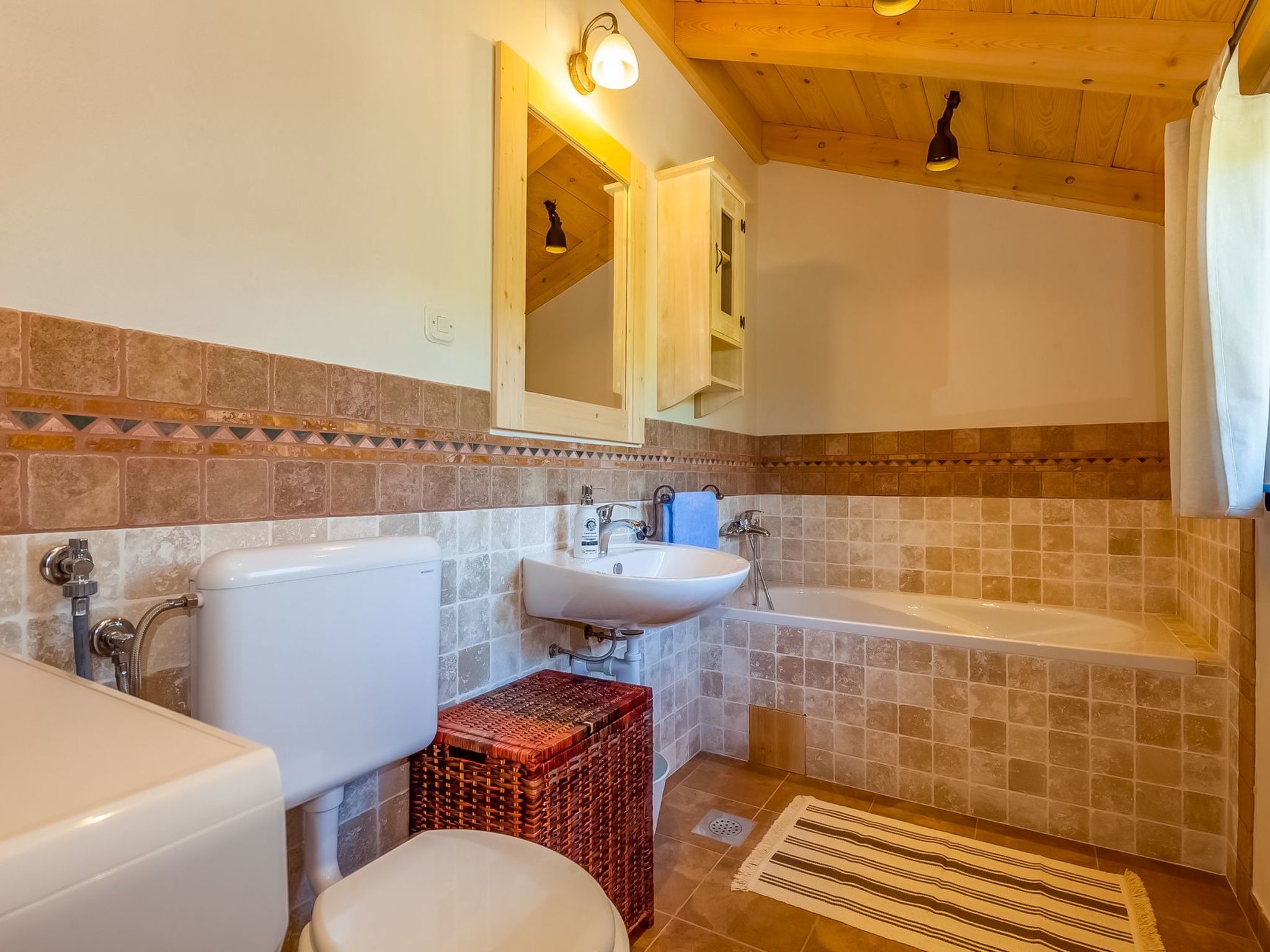 Ferienvilla mit Blick auf das Wasser-Inside