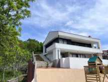 Villa Zara Bella Vista: Luxe vrijstaande villa met privézwembad nabij de Kvarner baai - thumbnail 2