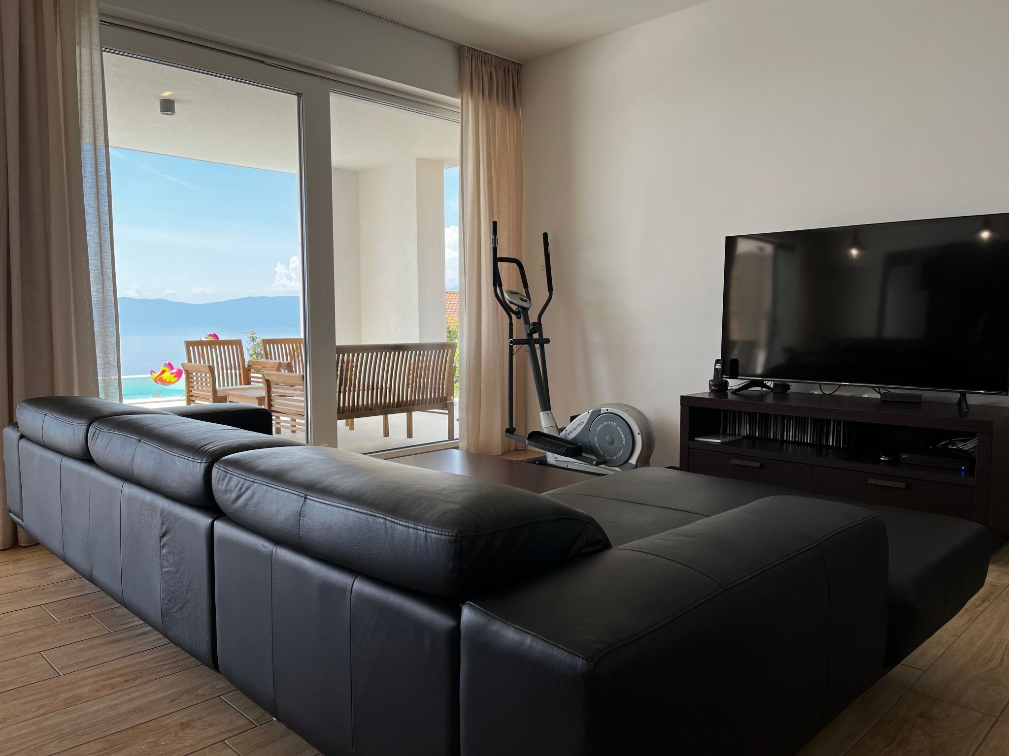 Villa 'Zara Bella Vista-Binnen