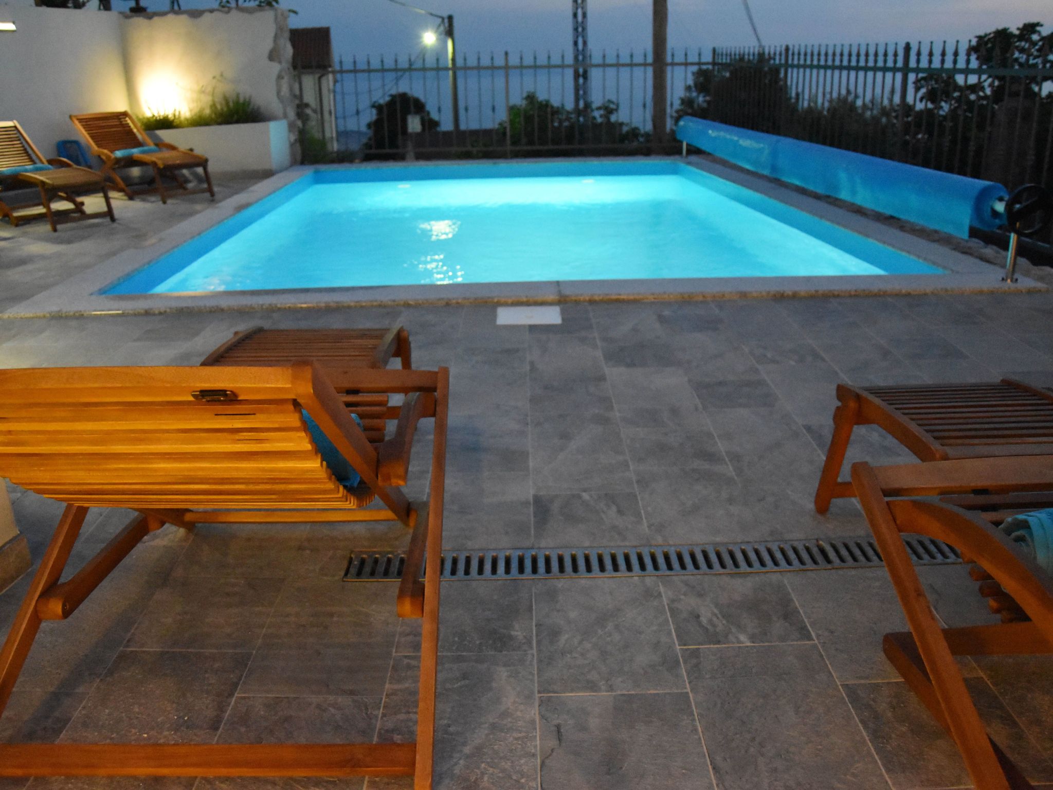 Villa LETICIJA - Luxusvilla mit beheiztem Pool, Sauna, Fitness & Grillplatz in-Binnen