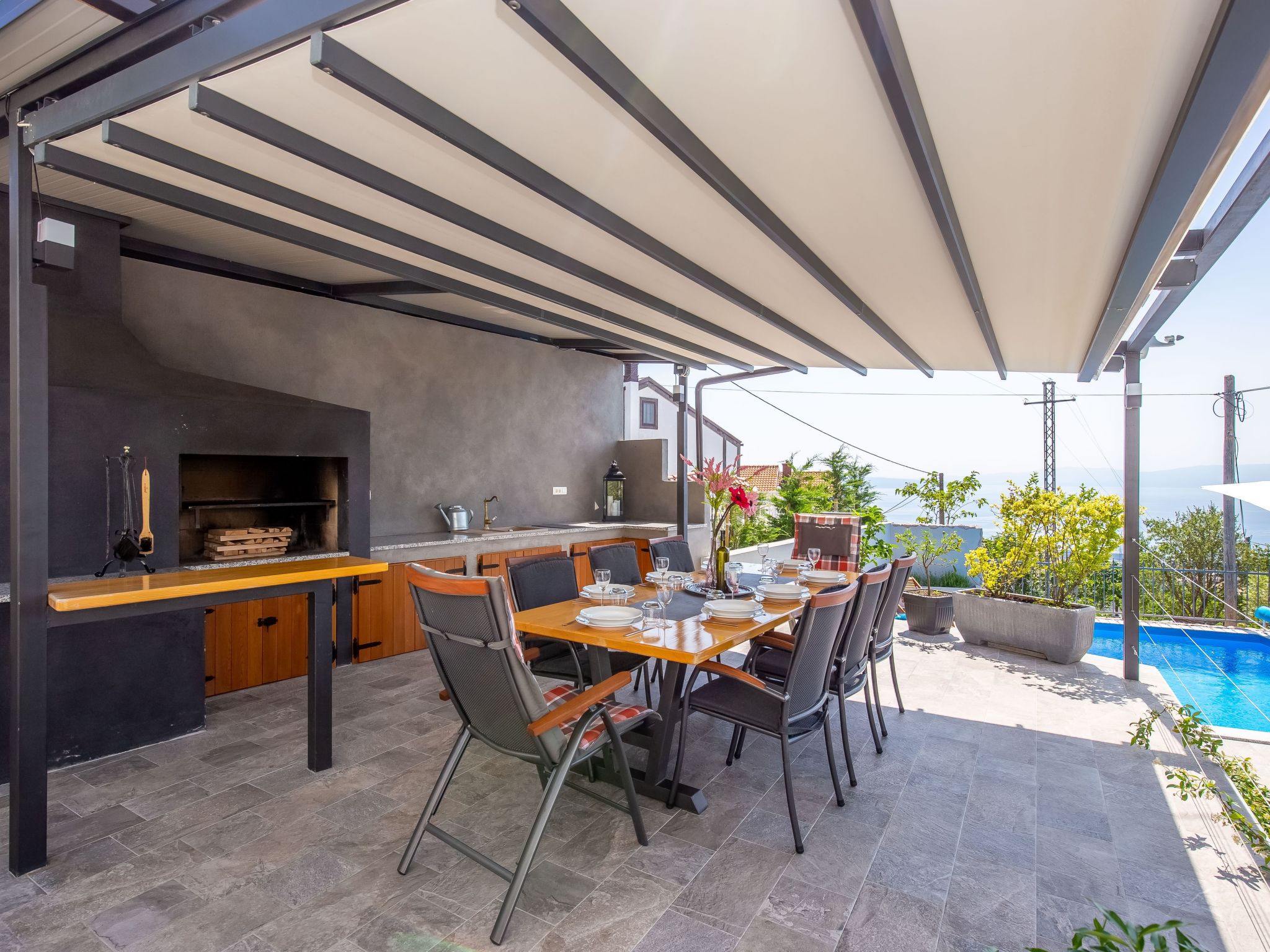 Villa LETICIJA - Luxusvilla mit beheiztem Pool, Sauna, Fitness & Grillplatz in-Binnen