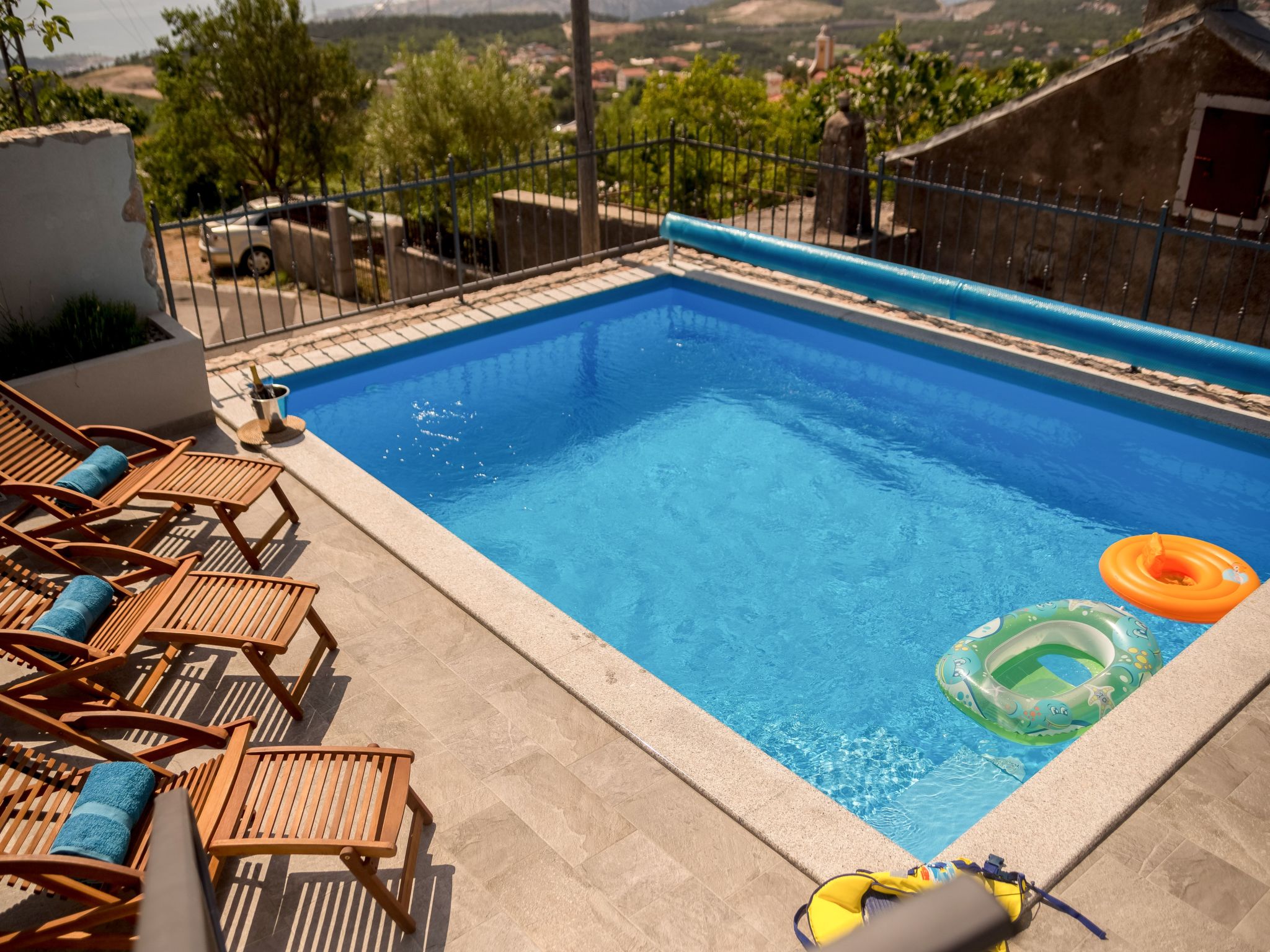 Villa LETICIJA - Luxusvilla mit beheiztem Pool, Sauna, Fitness & Grillplatz in-Binnen