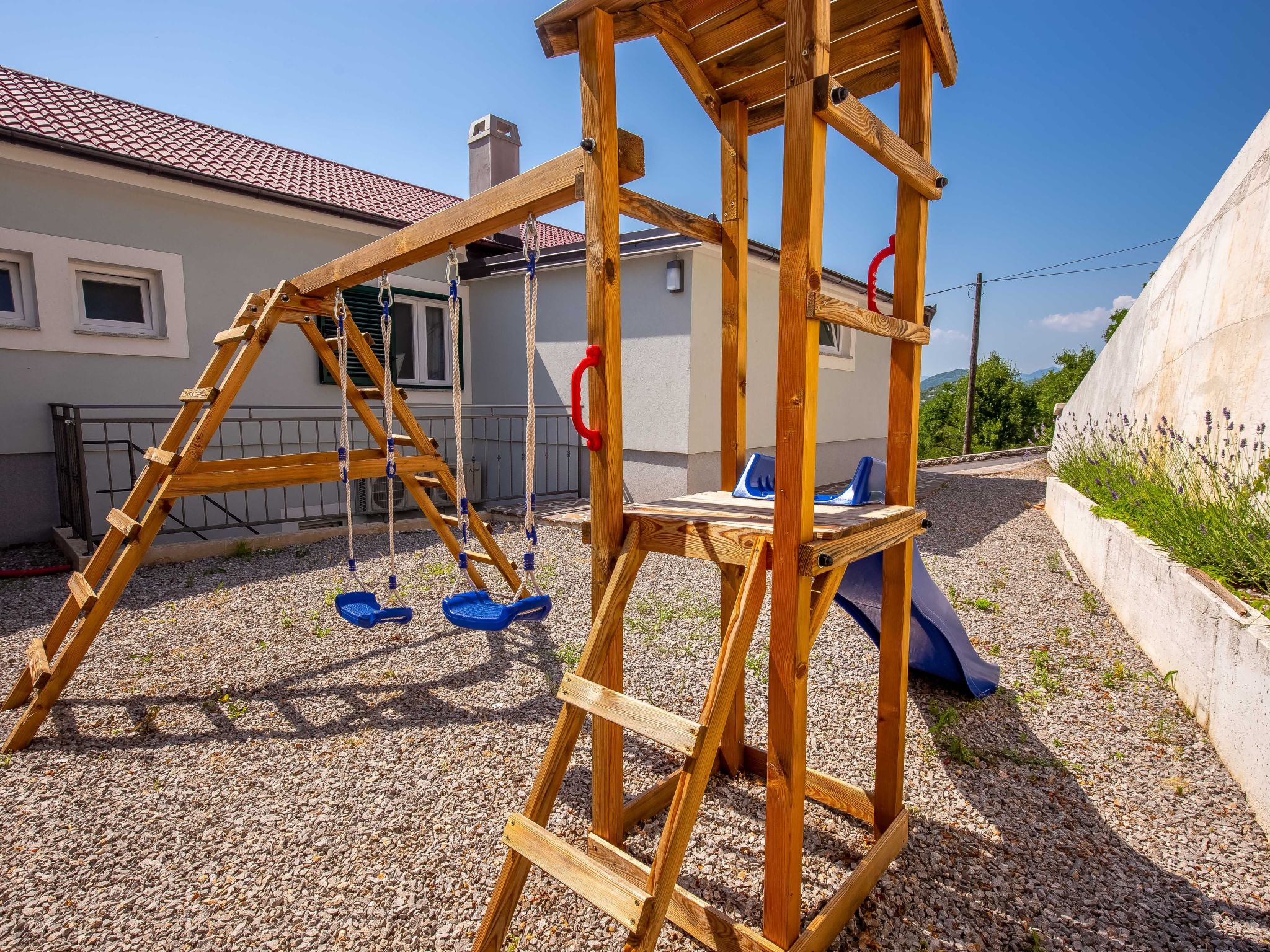 Villa LETICIJA - Luxusvilla mit beheiztem Pool, Sauna, Fitness & Grillplatz in-Binnen