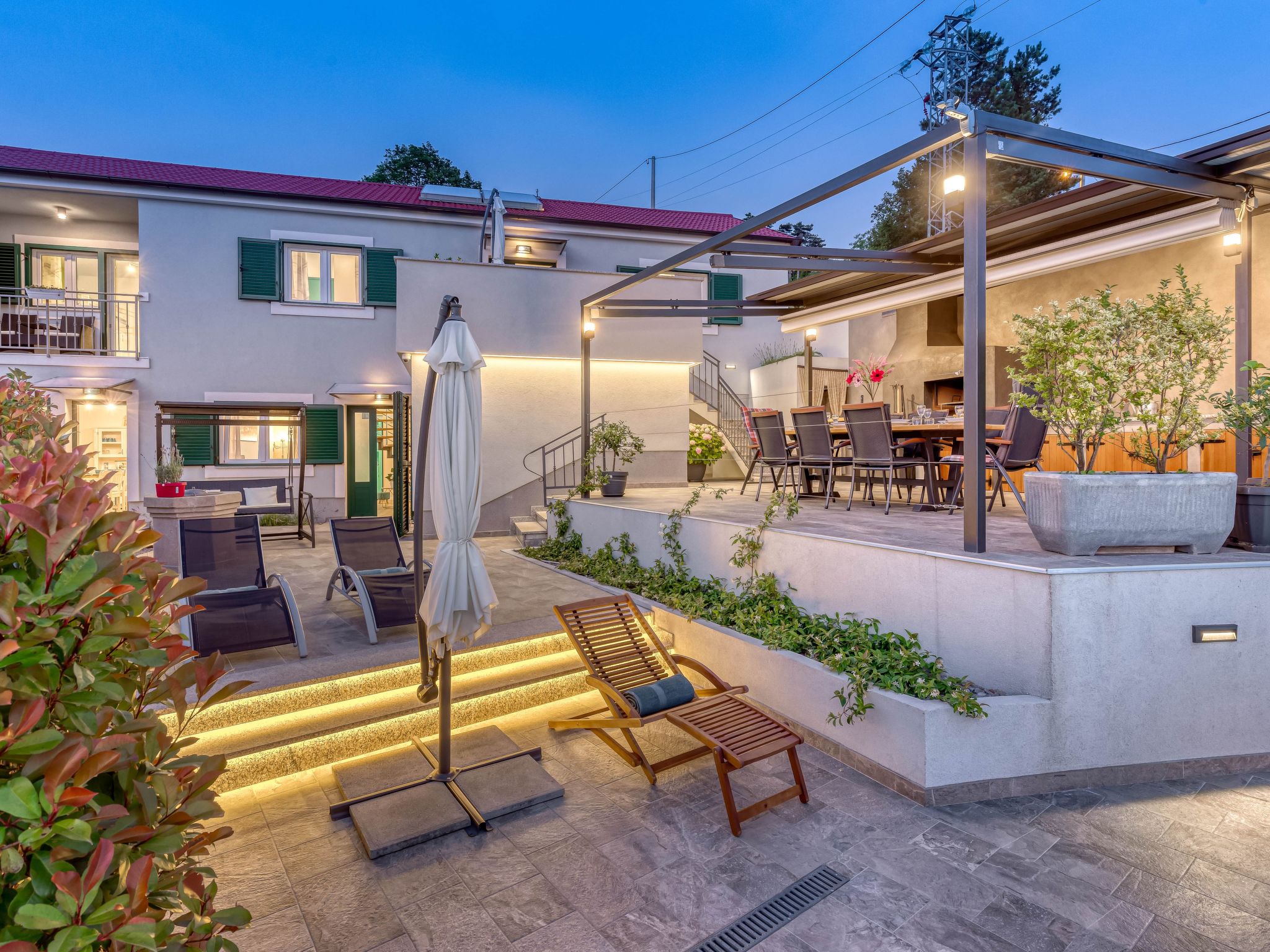 Villa LETICIJA - Luxusvilla mit beheiztem Pool, Sauna, Fitness & Grillplatz in-Binnen