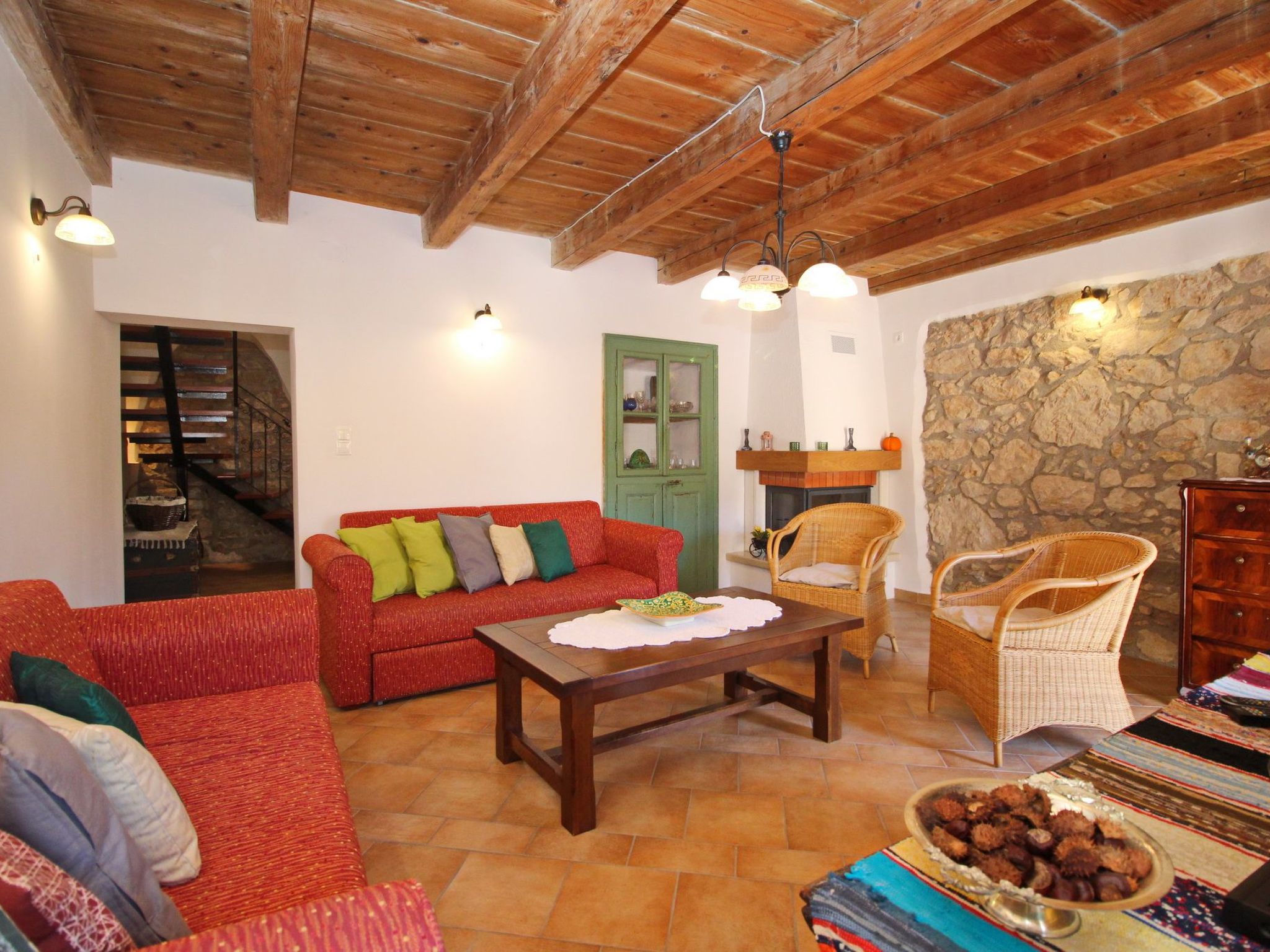 Renoviertes Steinhaus mit Garten und Pool ideal für ein erholsamen Urlaub-Binnen