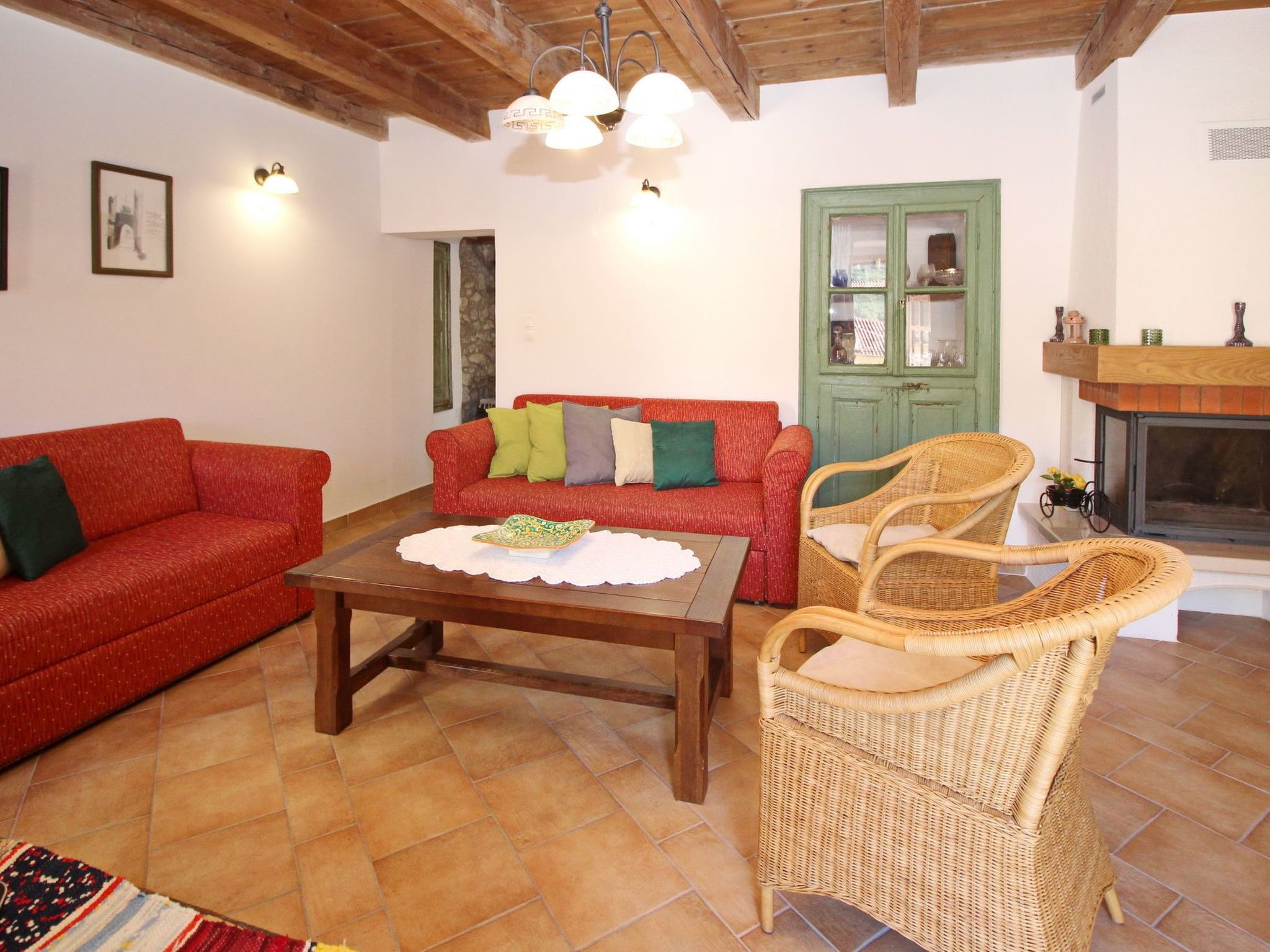 Renoviertes Steinhaus mit Garten und Pool ideal für ein erholsamen Urlaub-Binnen