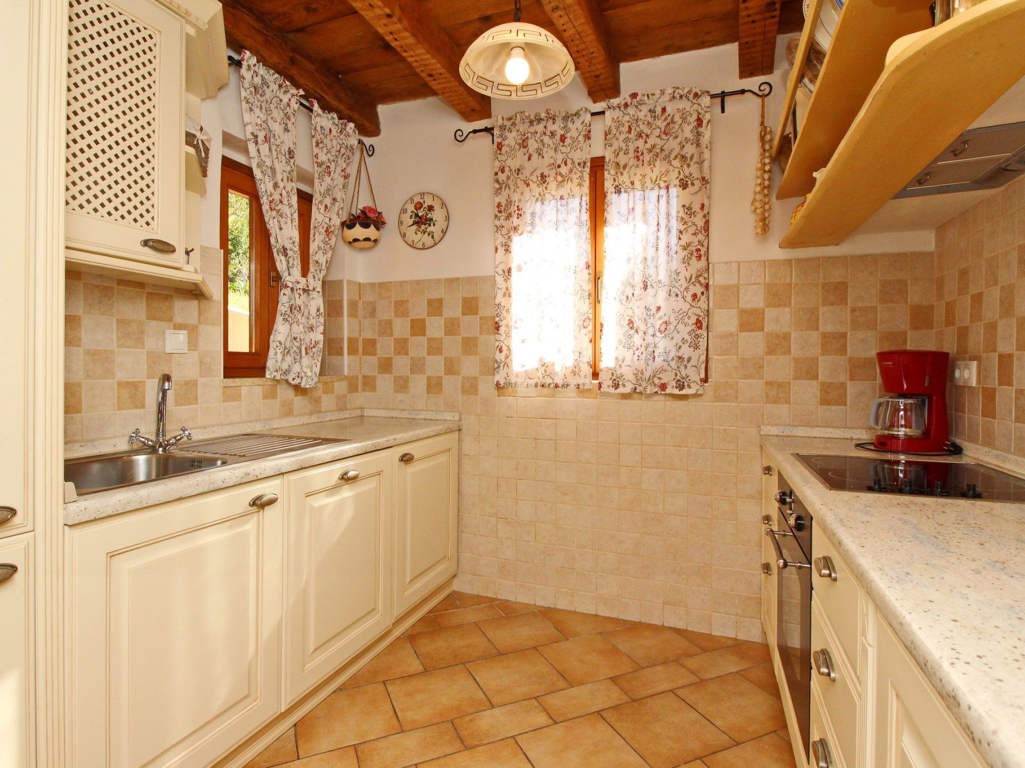 Renoviertes Steinhaus mit Garten und Pool ideal für ein erholsamen Urlaub-Binnen