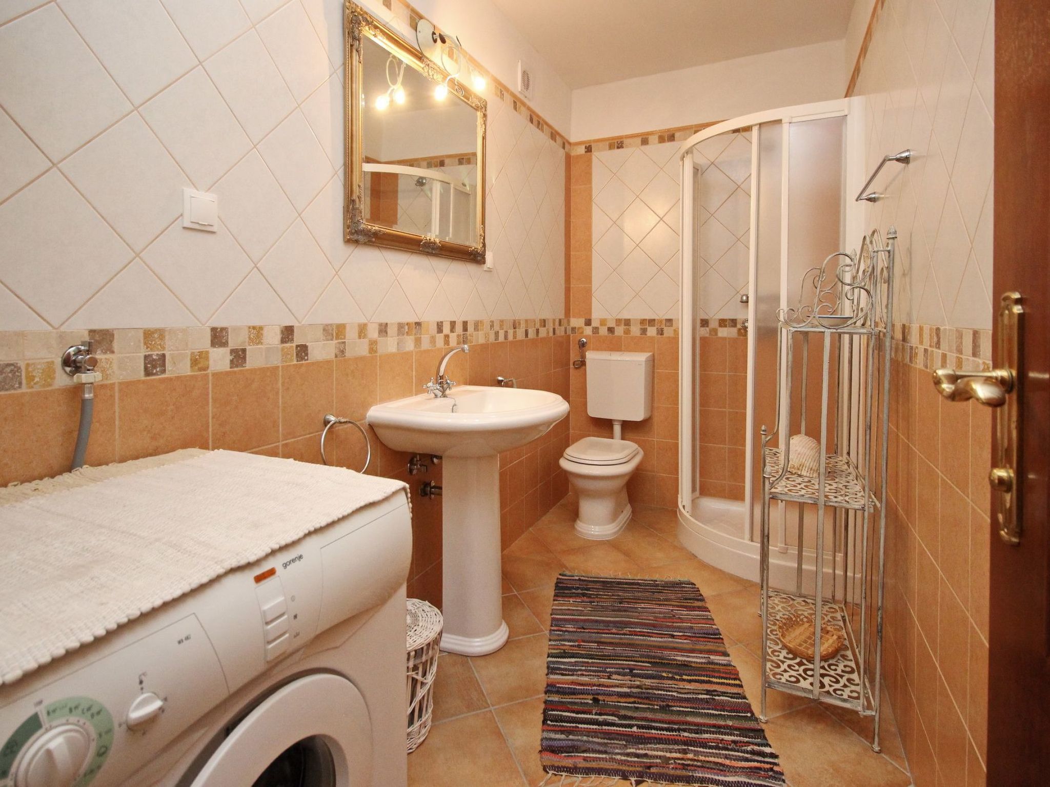 Renoviertes Steinhaus mit Garten und Pool ideal für ein erholsamen Urlaub-Binnen